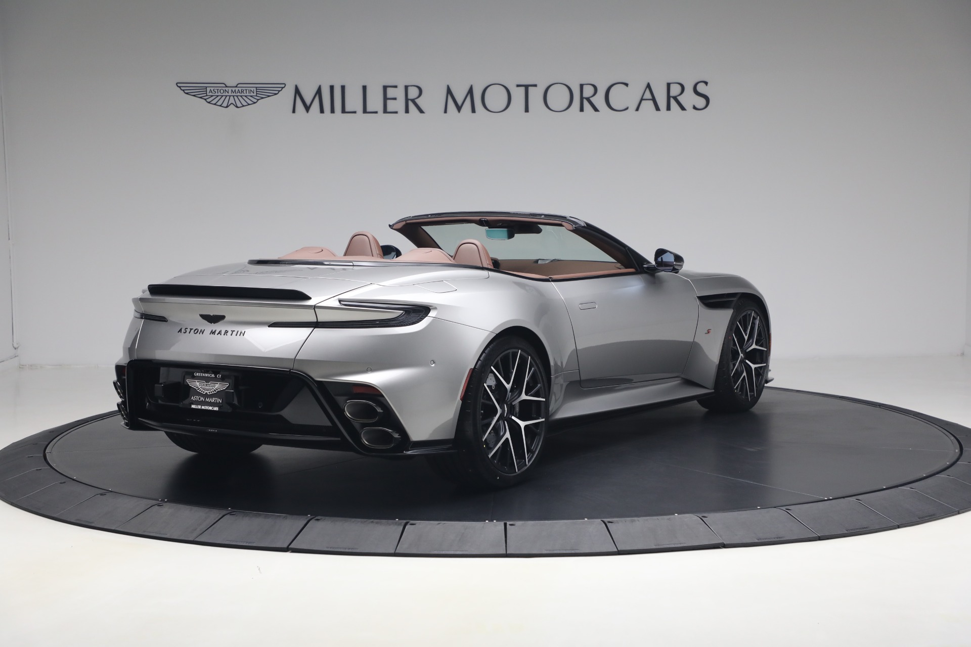 New-2026-Aston-Martin-DB12-S-Volante