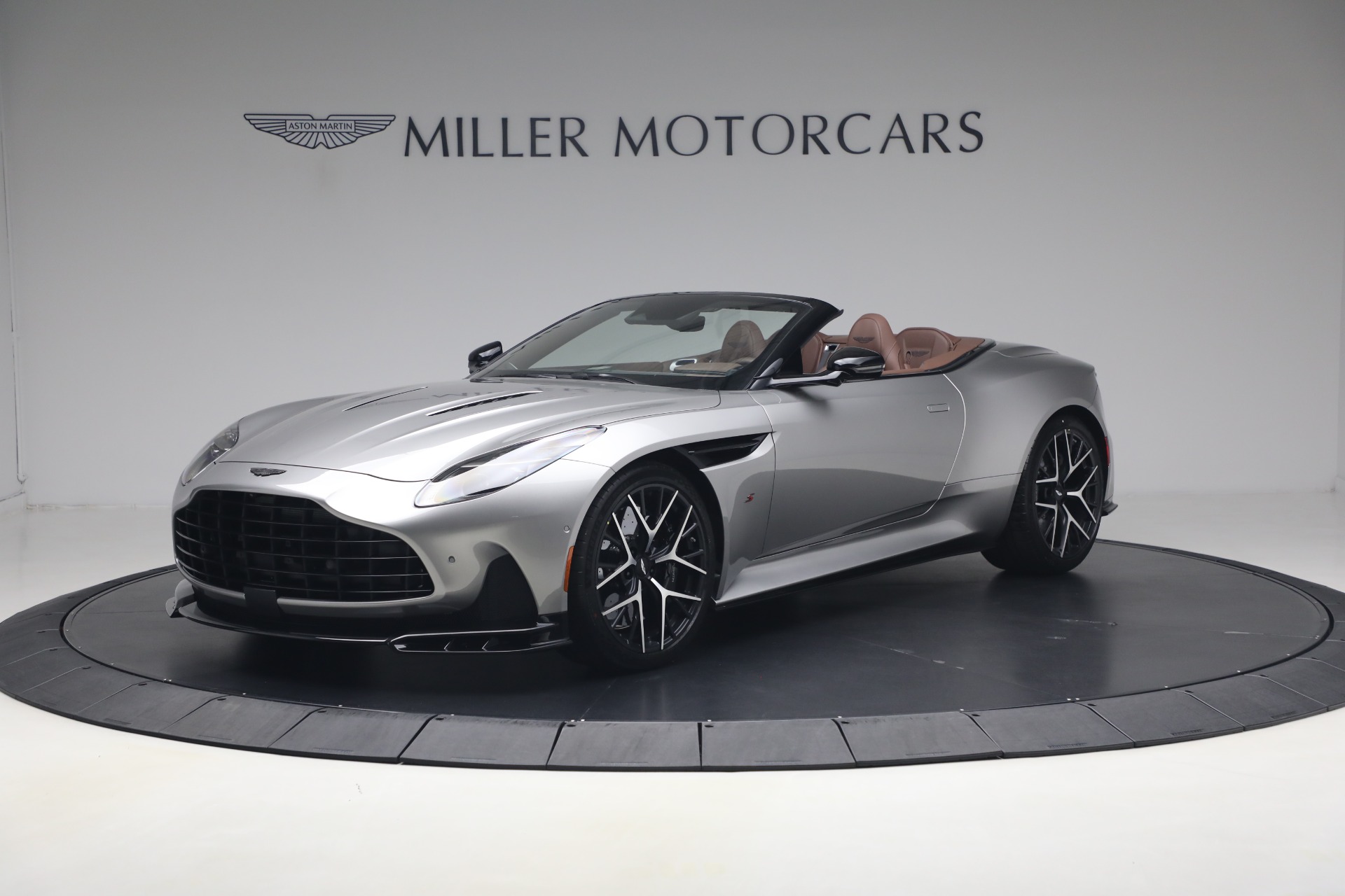 New-2026-Aston-Martin-DB12-S-Volante