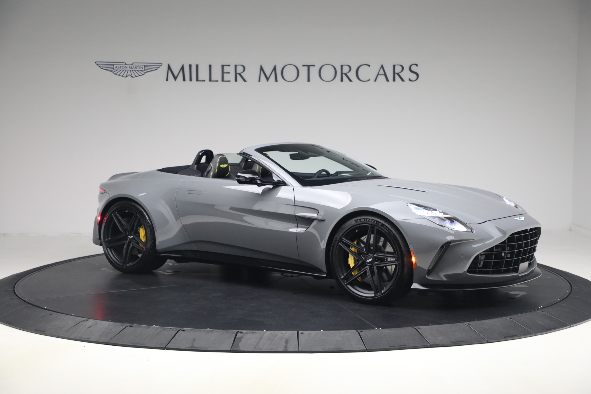 New-2026-Aston-Martin-Vantage-Roadster