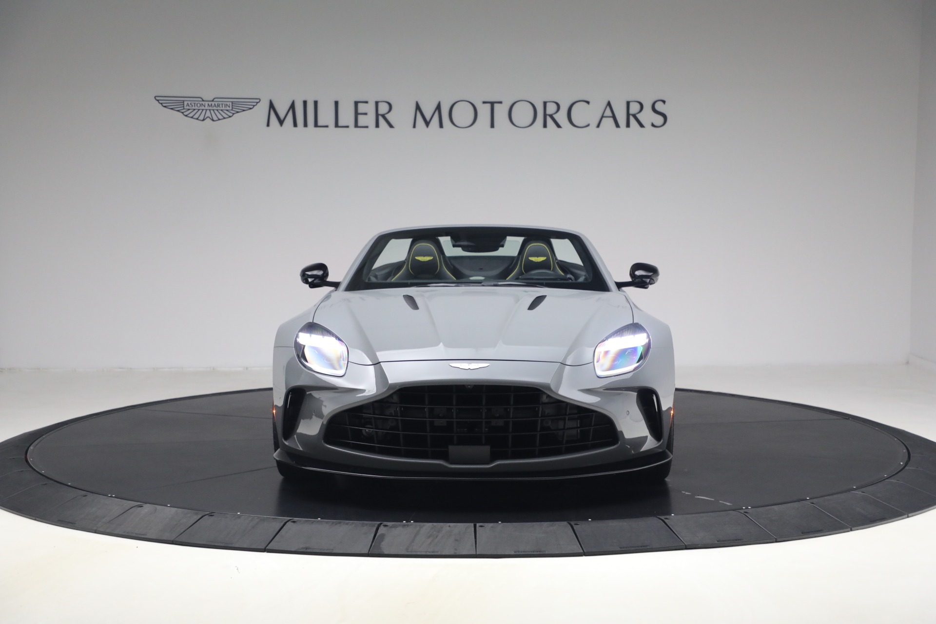 New-2026-Aston-Martin-Vantage-Roadster