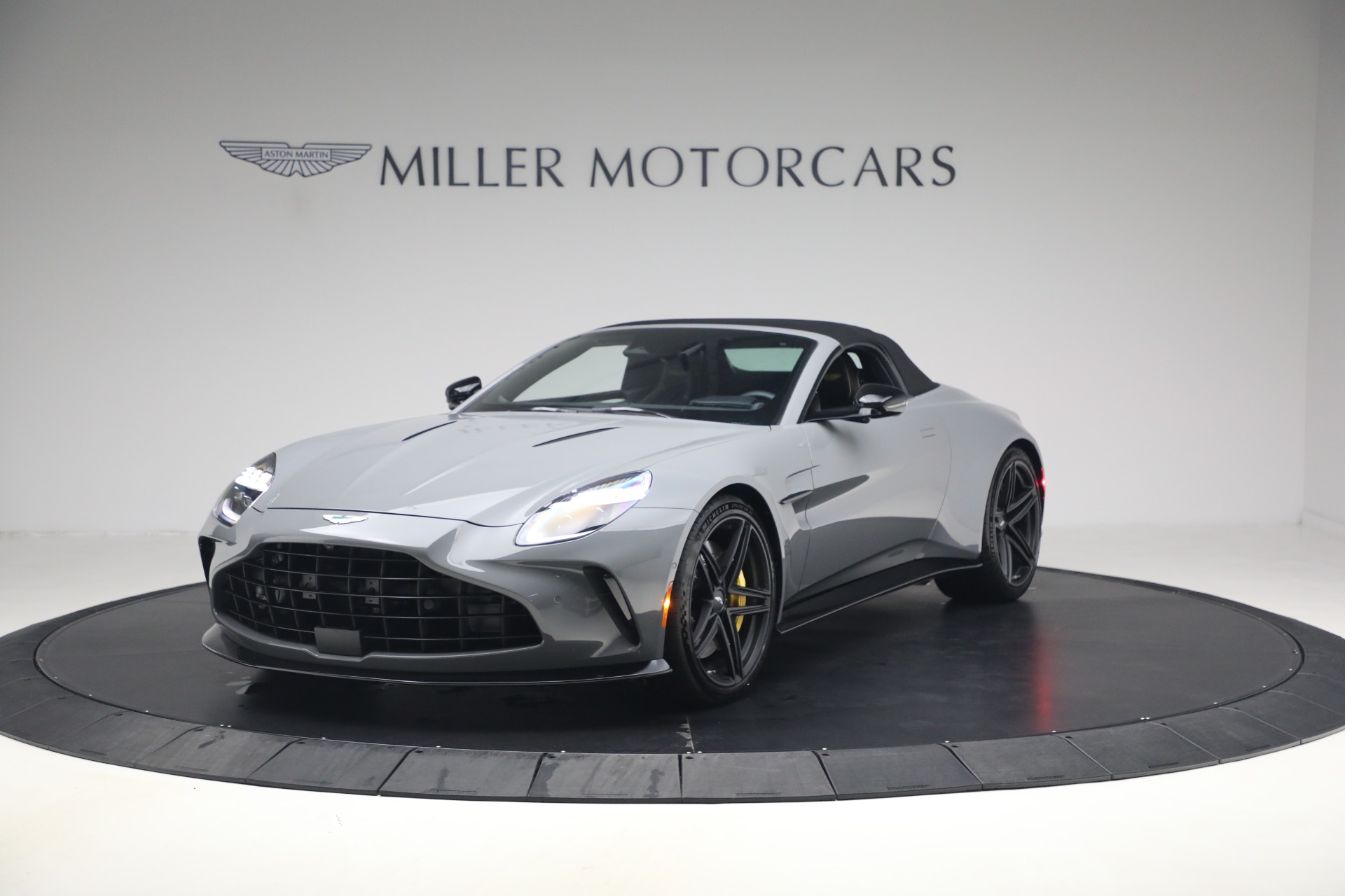 New-2026-Aston-Martin-Vantage-Roadster