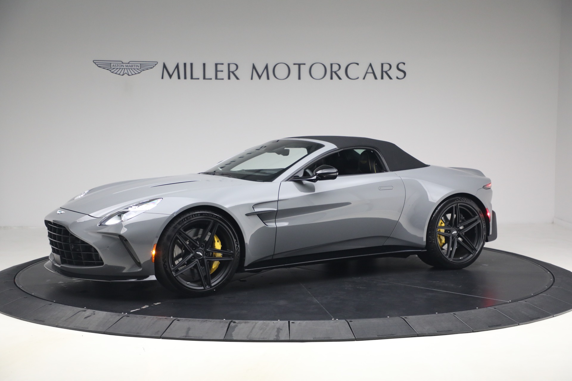 New-2026-Aston-Martin-Vantage-Roadster