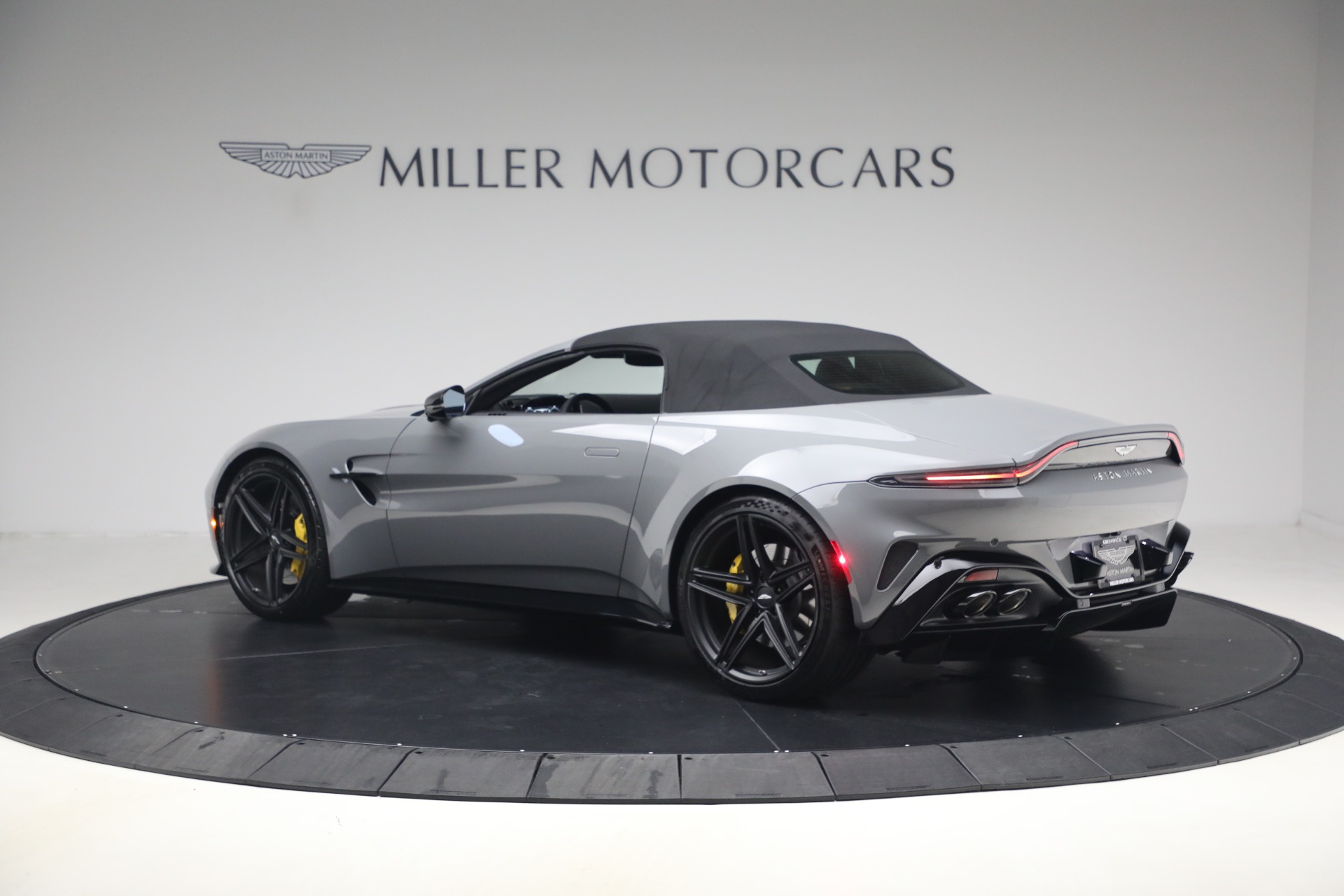 New-2026-Aston-Martin-Vantage-Roadster