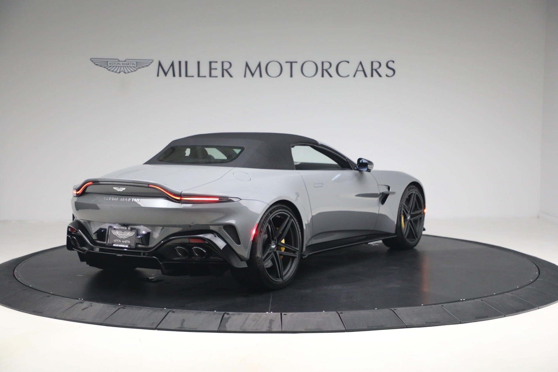 New-2026-Aston-Martin-Vantage-Roadster