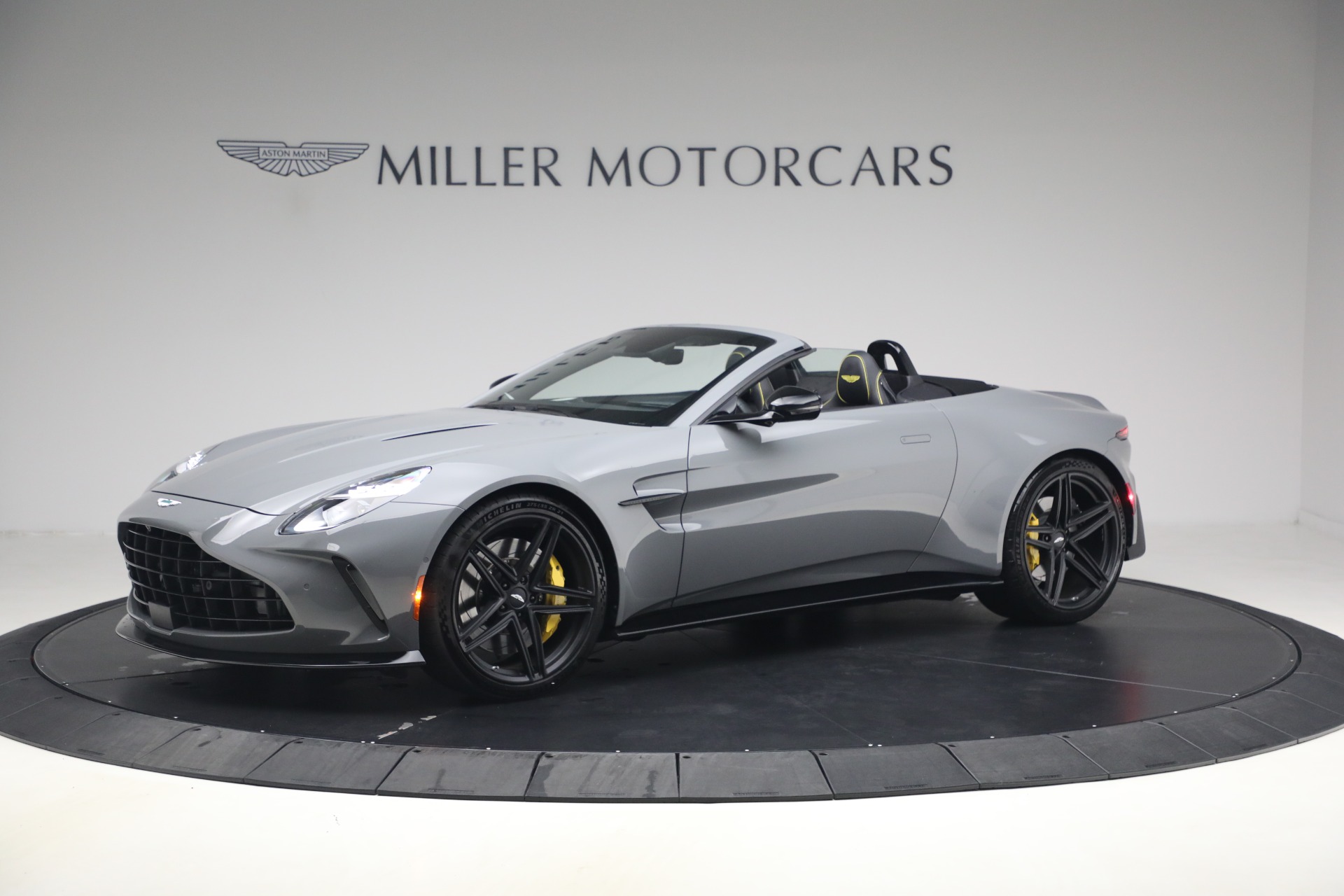 New-2026-Aston-Martin-Vantage-Roadster
