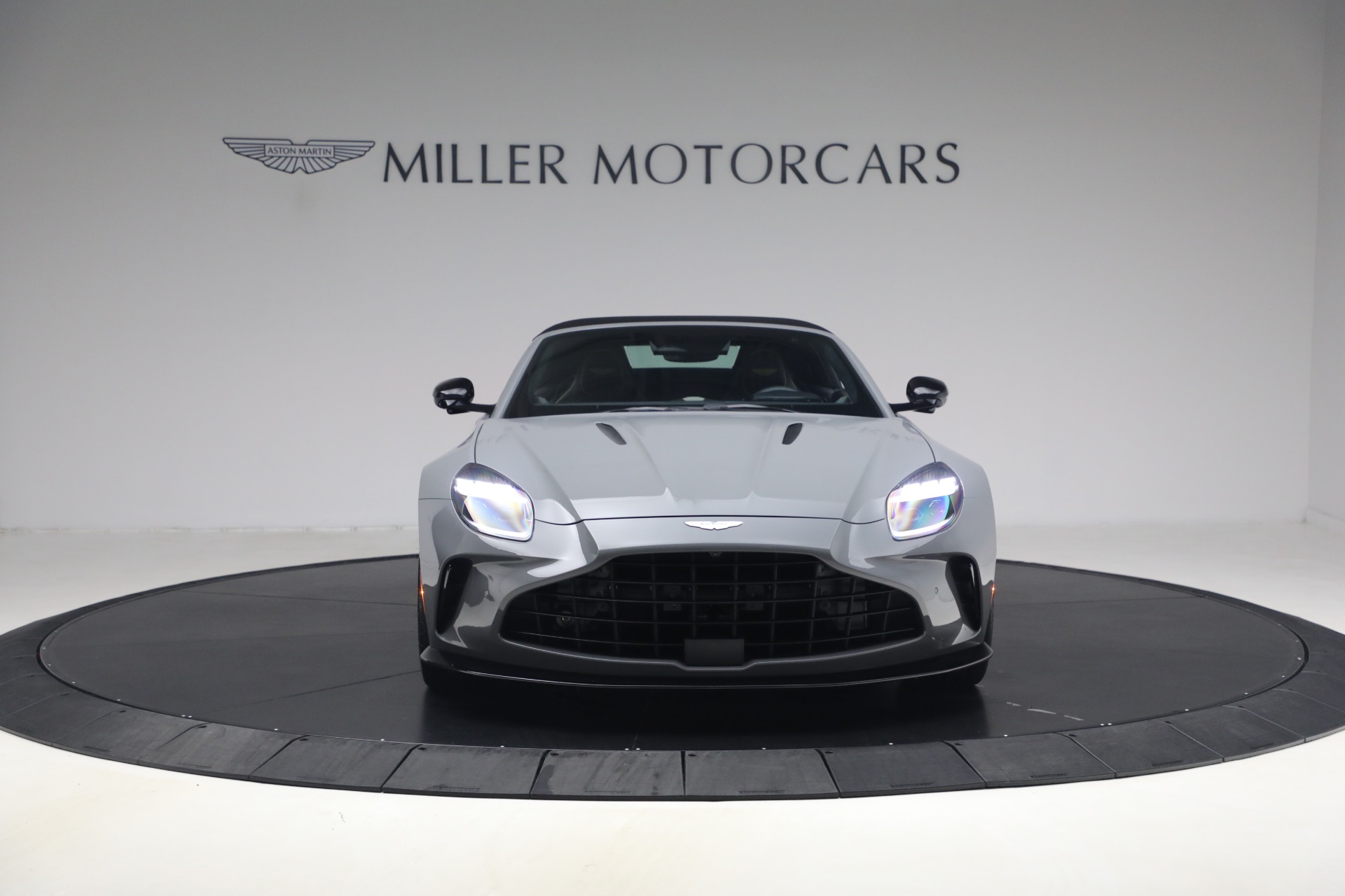 New-2026-Aston-Martin-Vantage-Roadster
