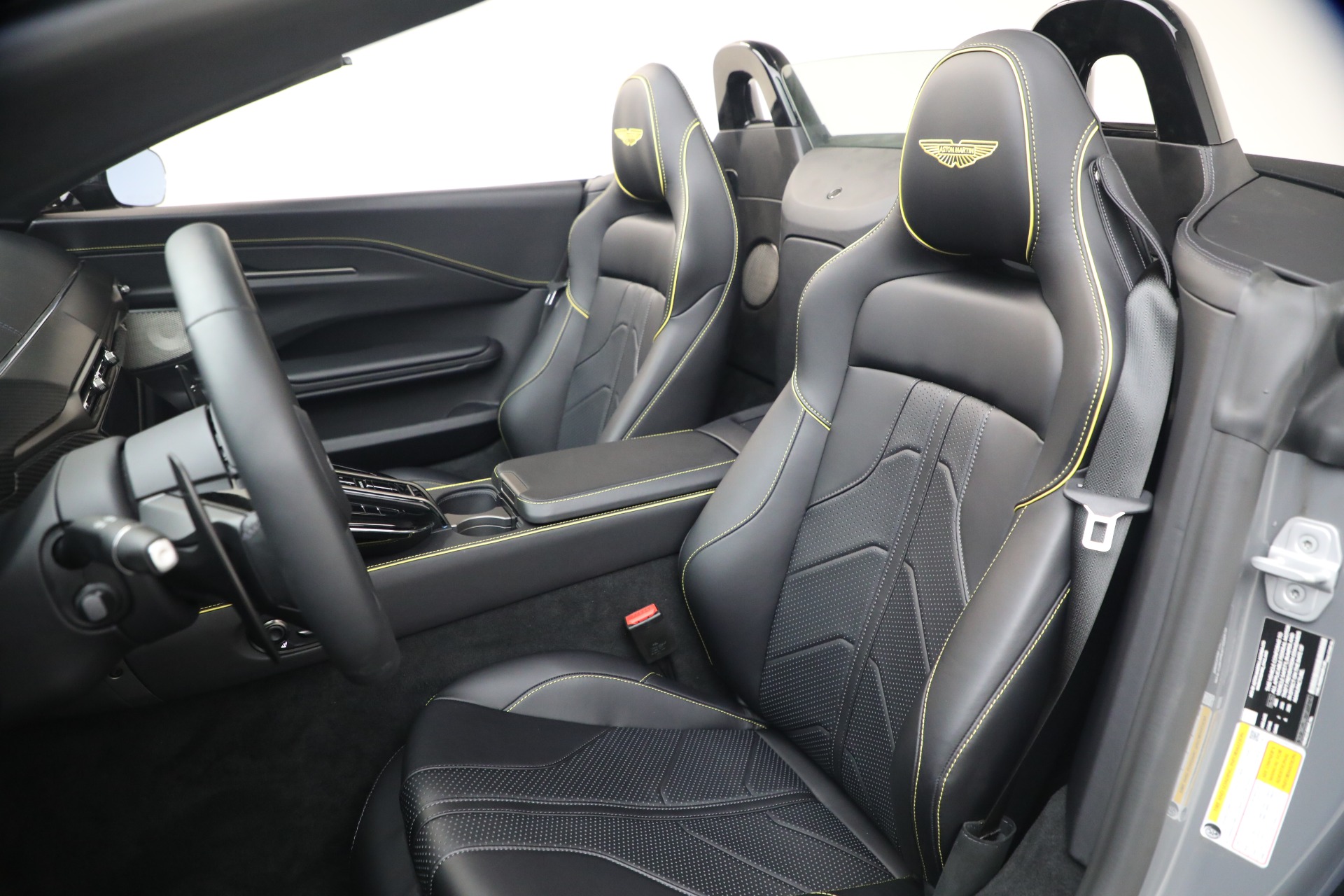 New-2026-Aston-Martin-Vantage-Roadster