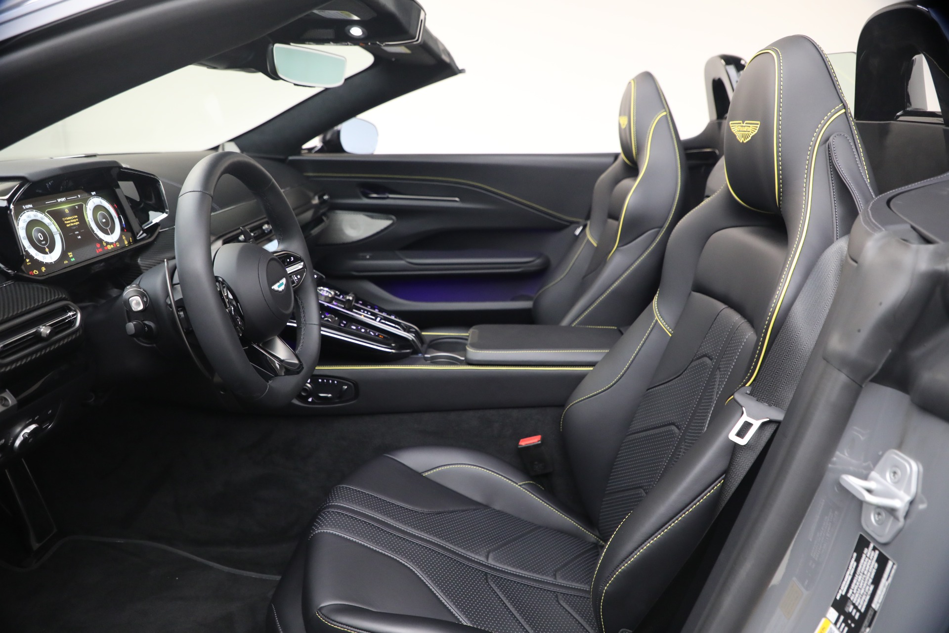 New-2026-Aston-Martin-Vantage-Roadster