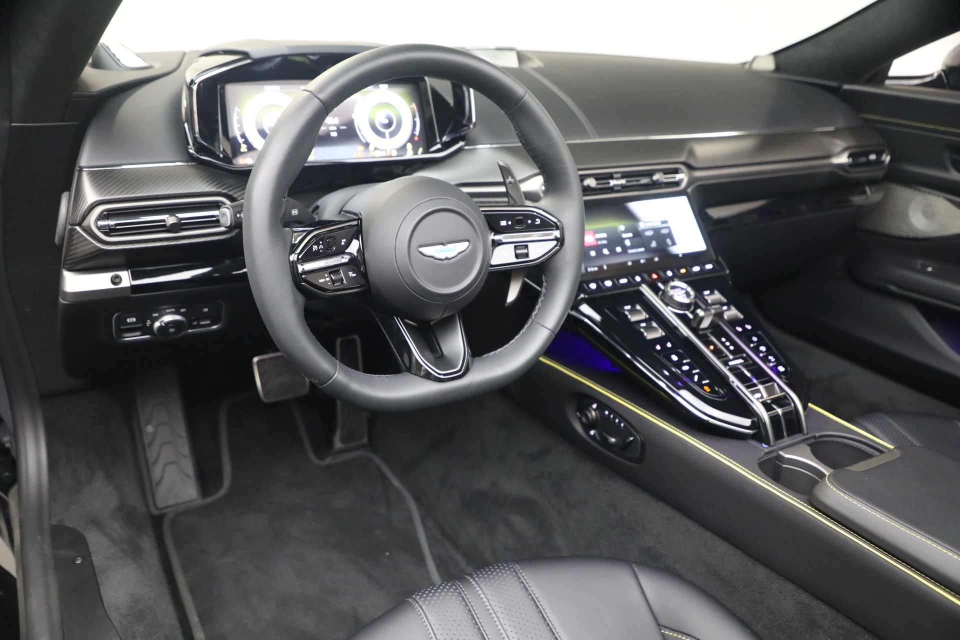 New-2026-Aston-Martin-Vantage-Roadster