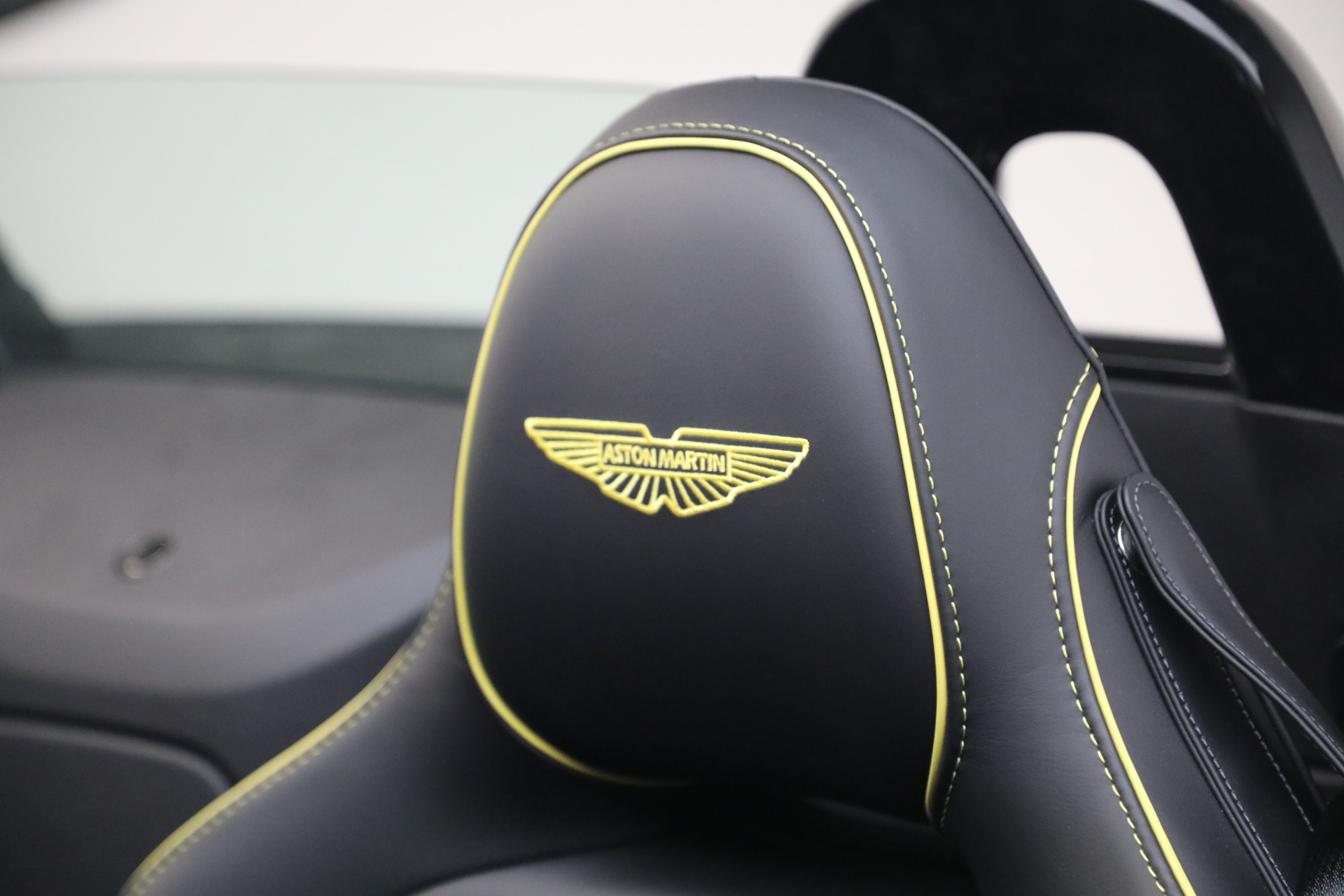 New-2026-Aston-Martin-Vantage-Roadster