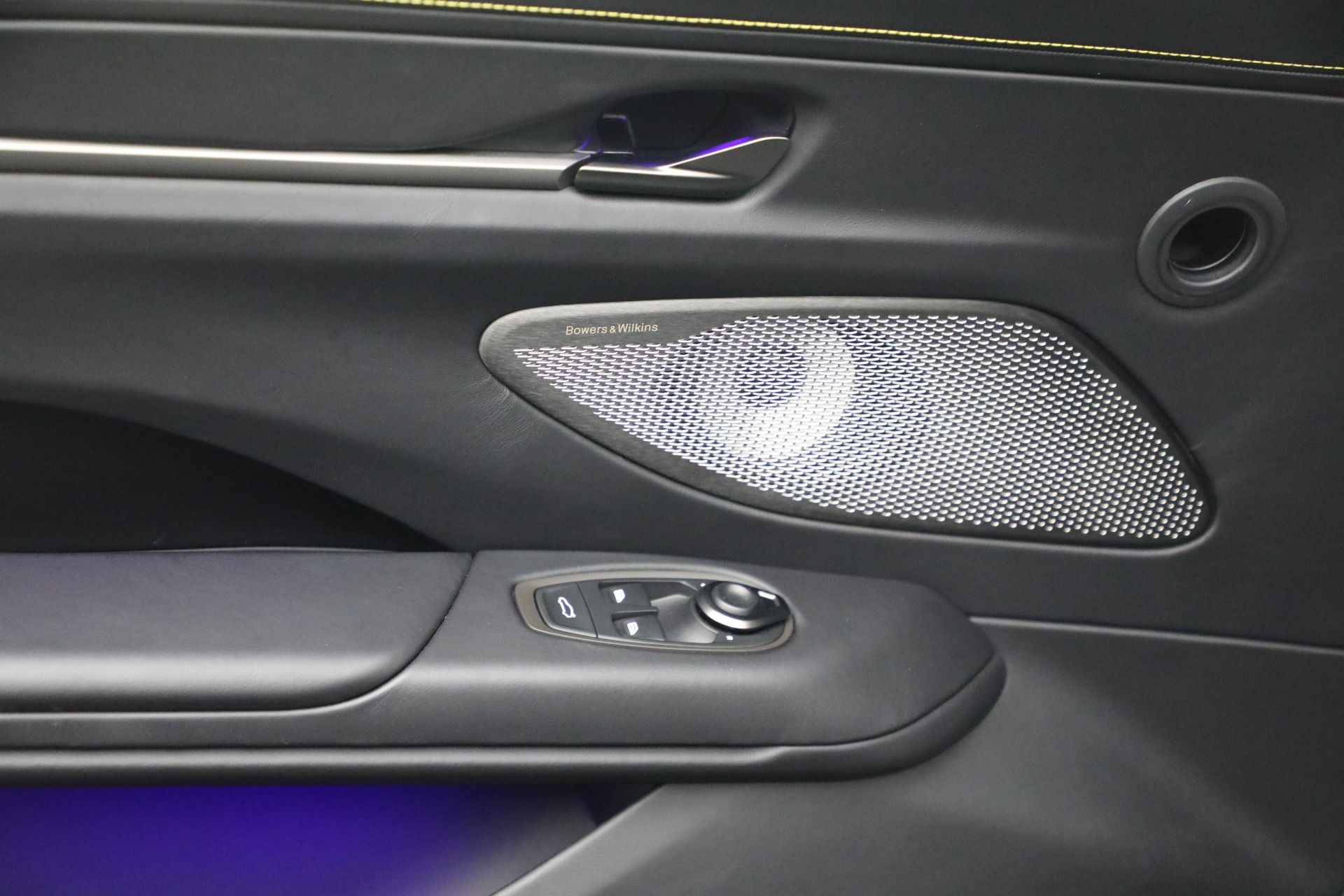 New-2026-Aston-Martin-Vantage-Roadster