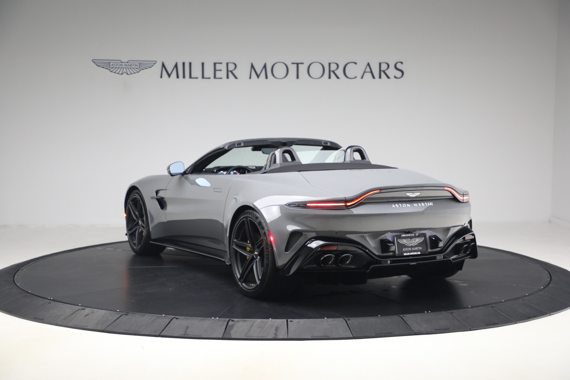 New-2026-Aston-Martin-Vantage-Roadster
