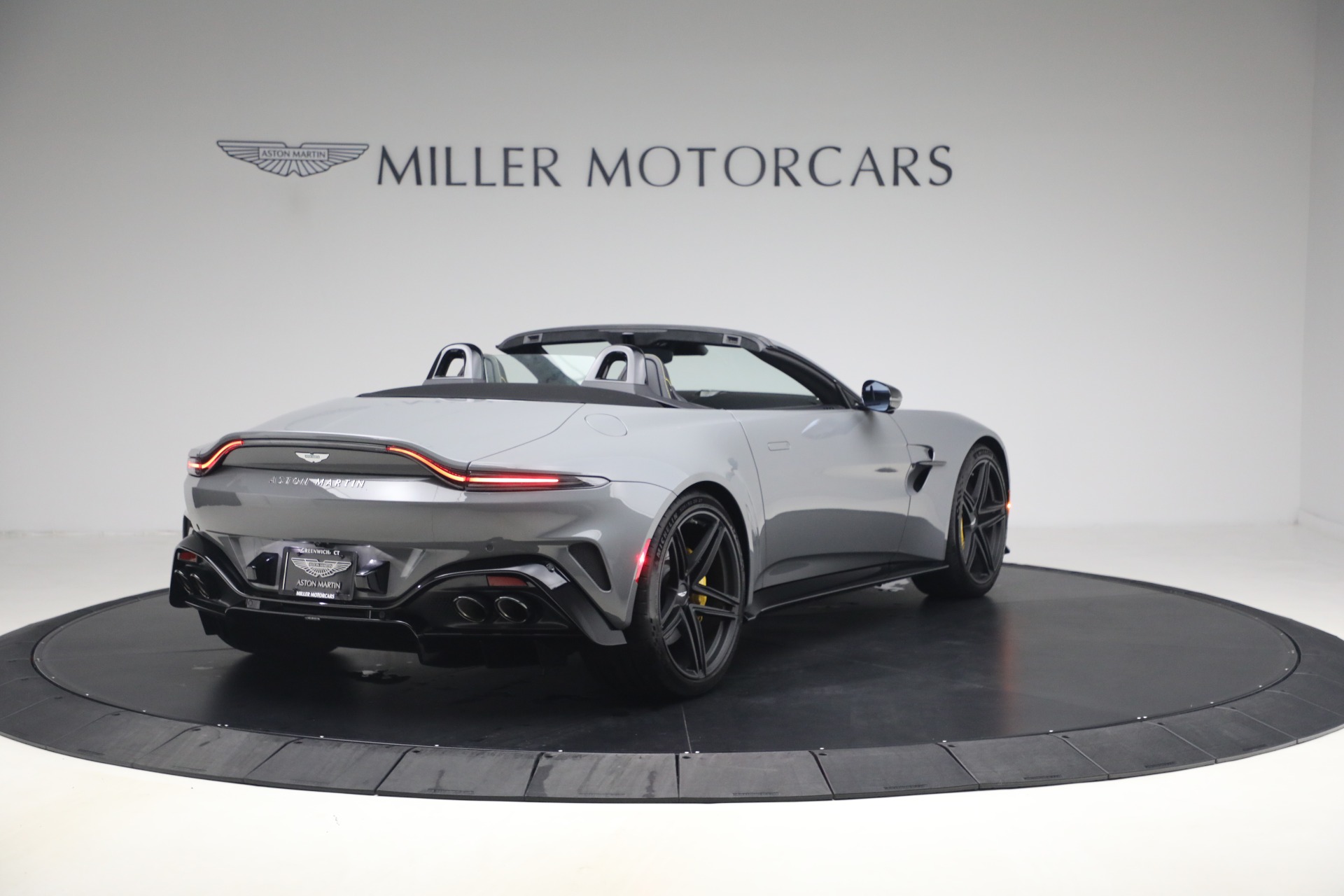New-2026-Aston-Martin-Vantage-Roadster