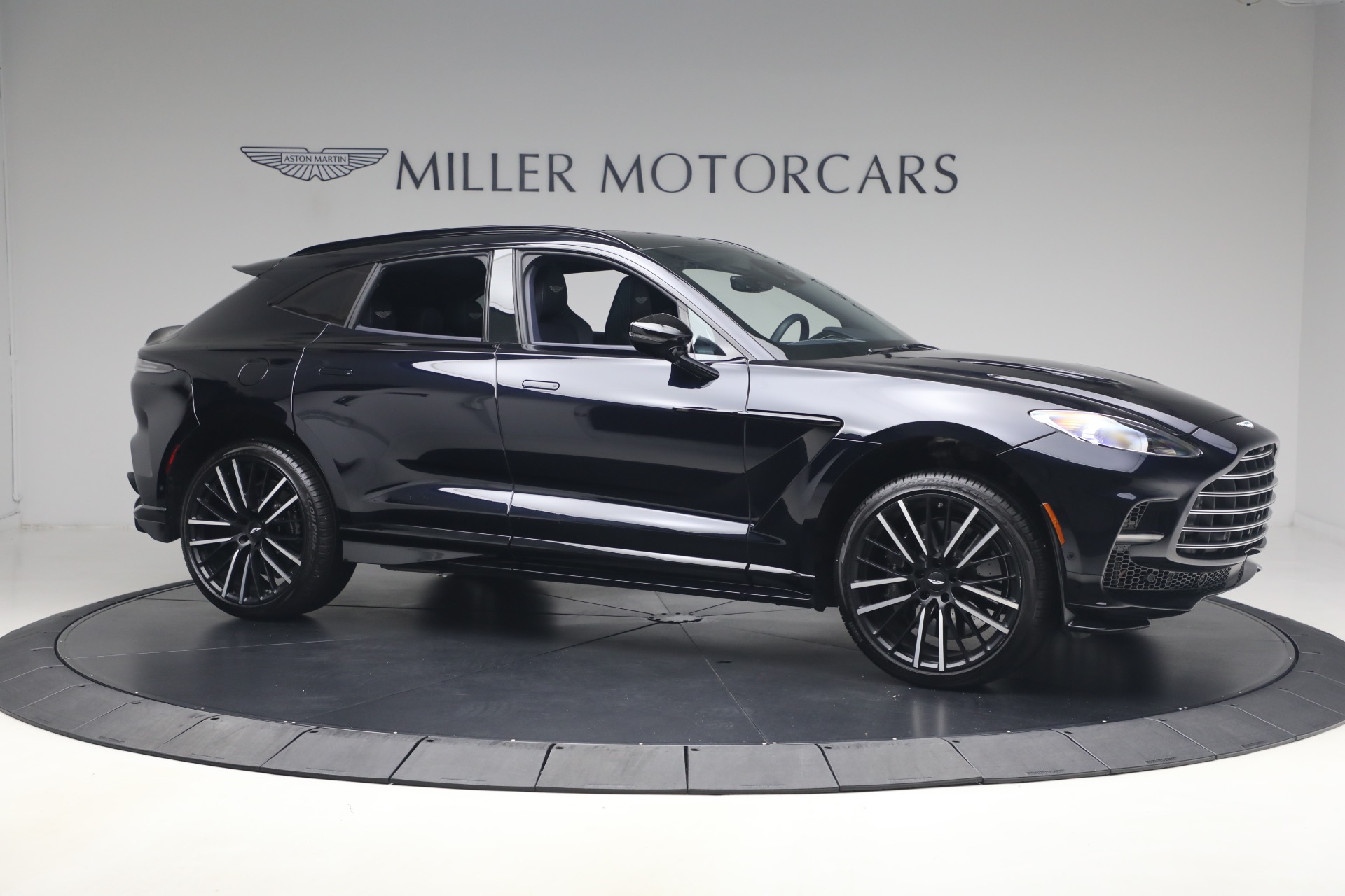 Used-2025-Aston-Martin-DBX-707