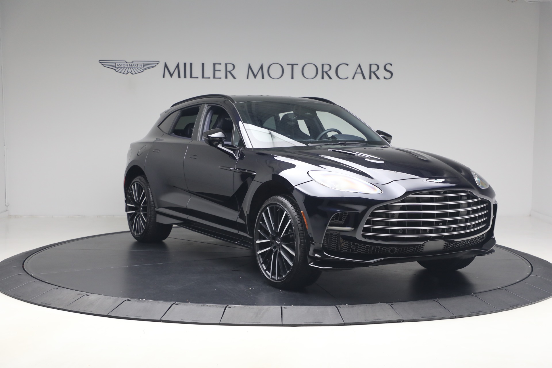 Used-2025-Aston-Martin-DBX-707