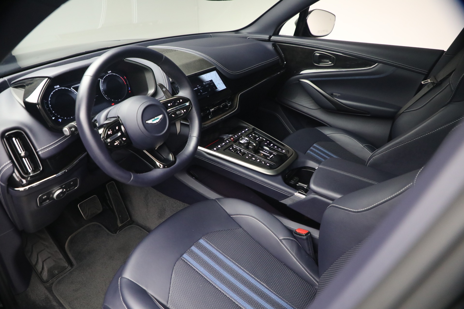 Used-2025-Aston-Martin-DBX-707