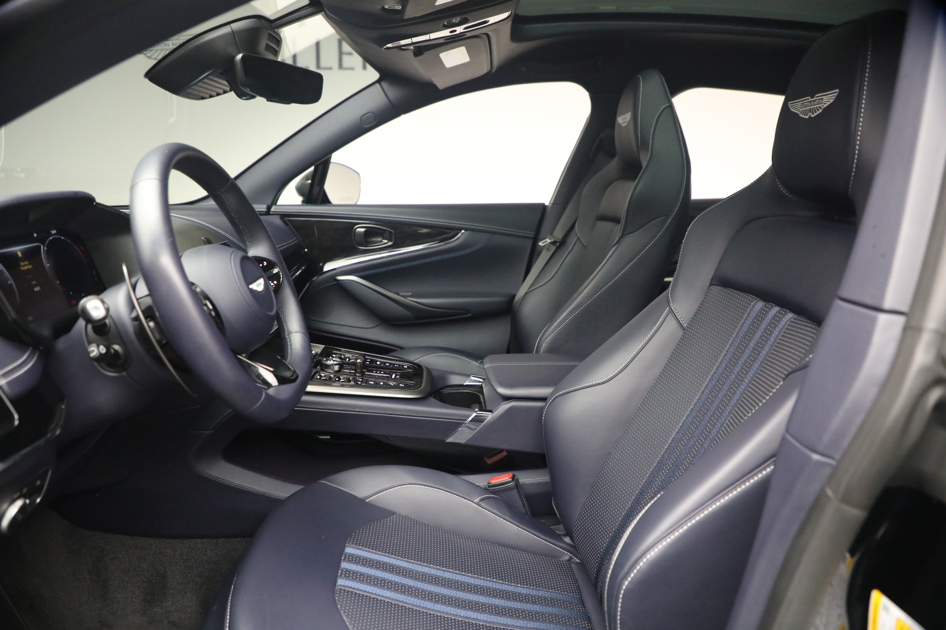 Used-2025-Aston-Martin-DBX-707