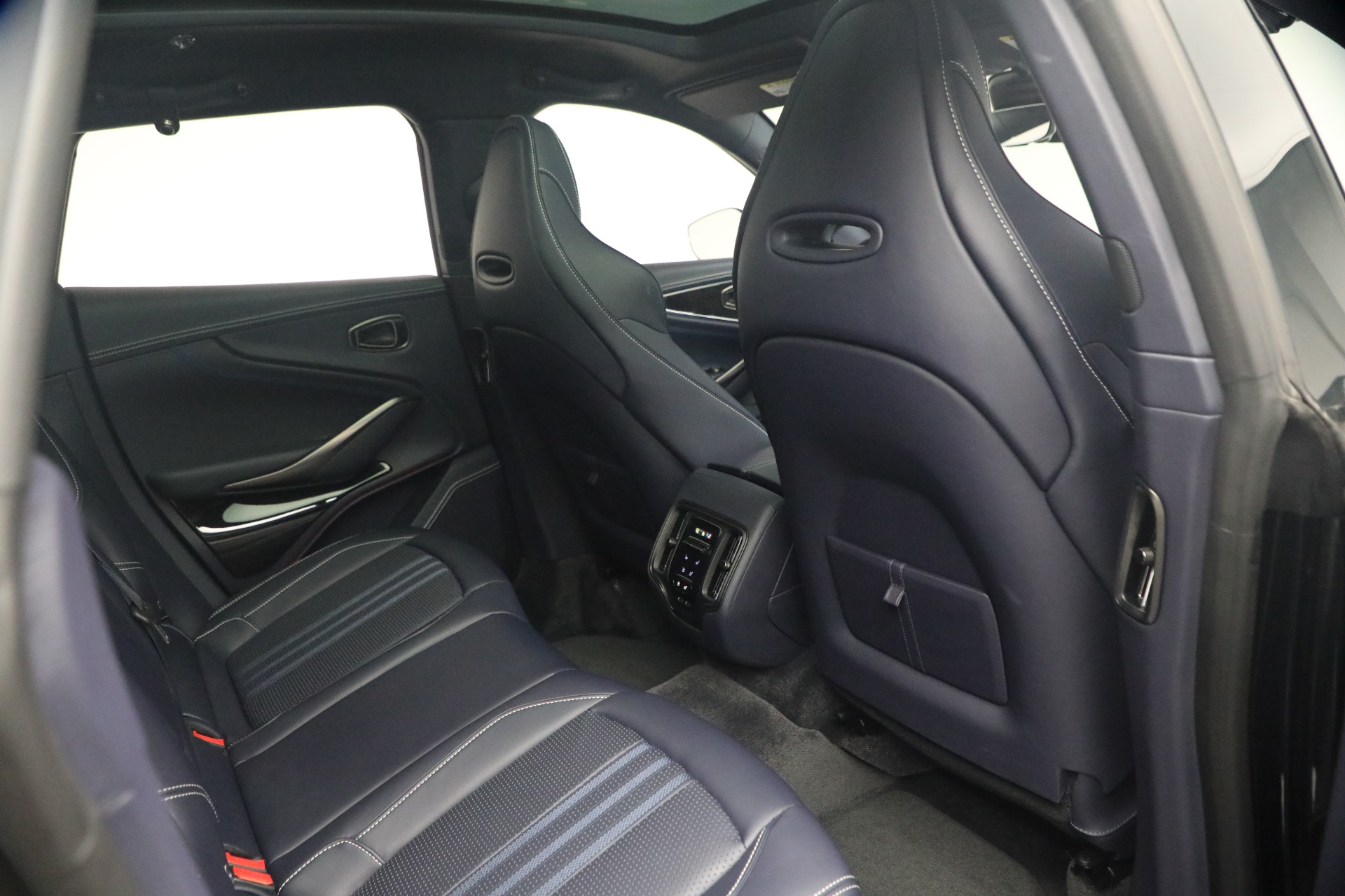 Used-2025-Aston-Martin-DBX-707