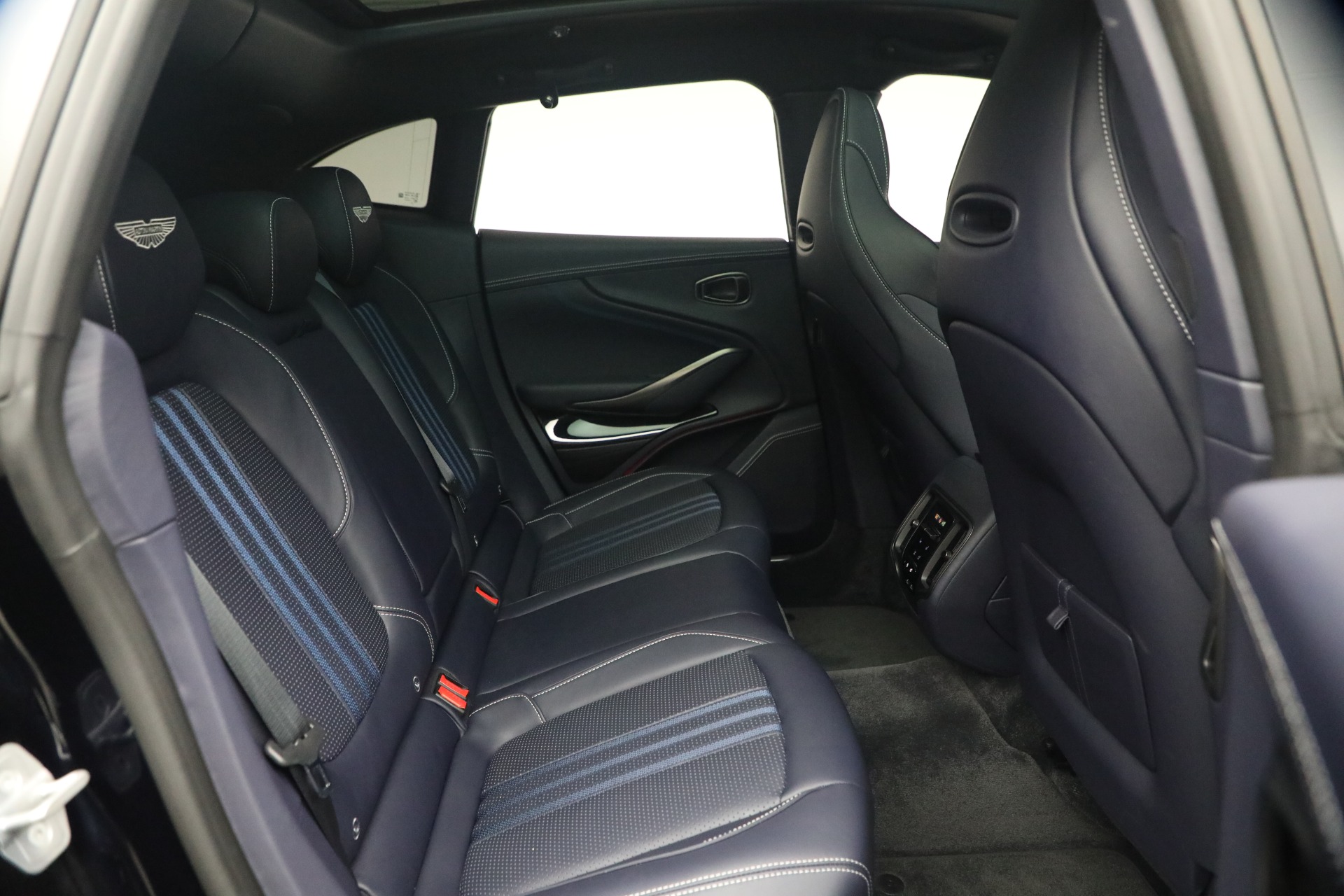 Used-2025-Aston-Martin-DBX-707