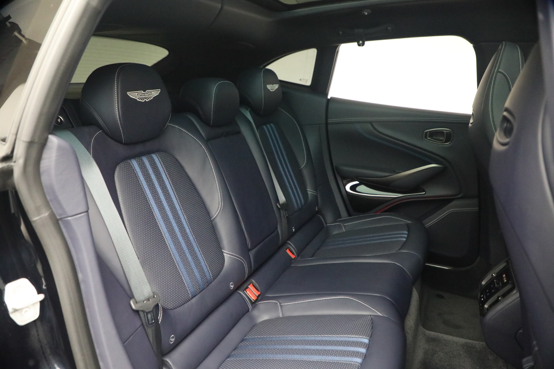 Used-2025-Aston-Martin-DBX-707