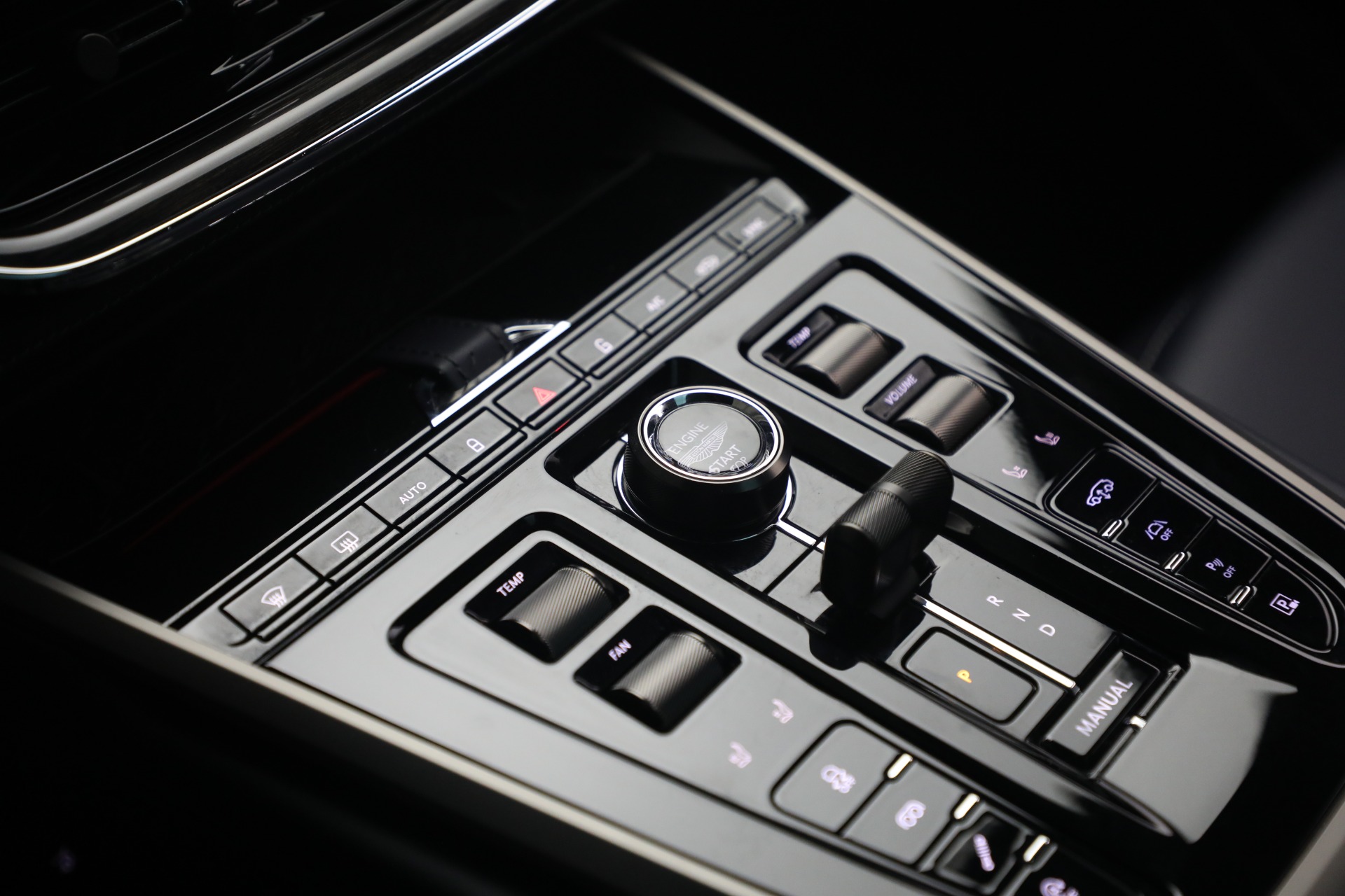 Used-2025-Aston-Martin-DBX-707