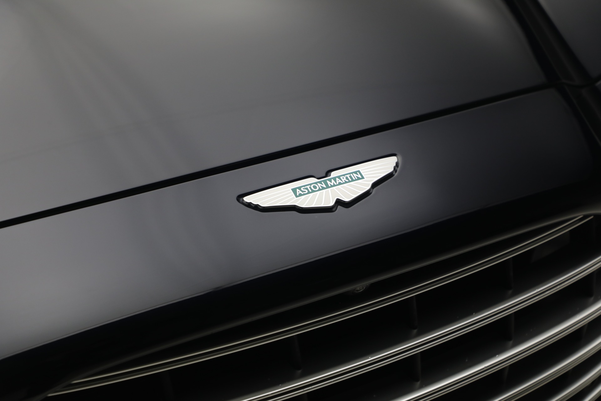 Used-2025-Aston-Martin-DBX-707