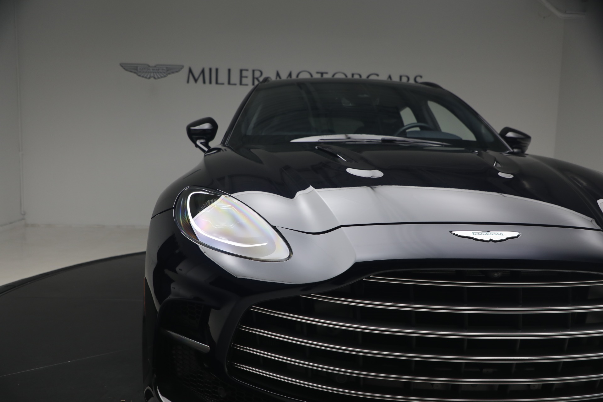 Used-2025-Aston-Martin-DBX-707