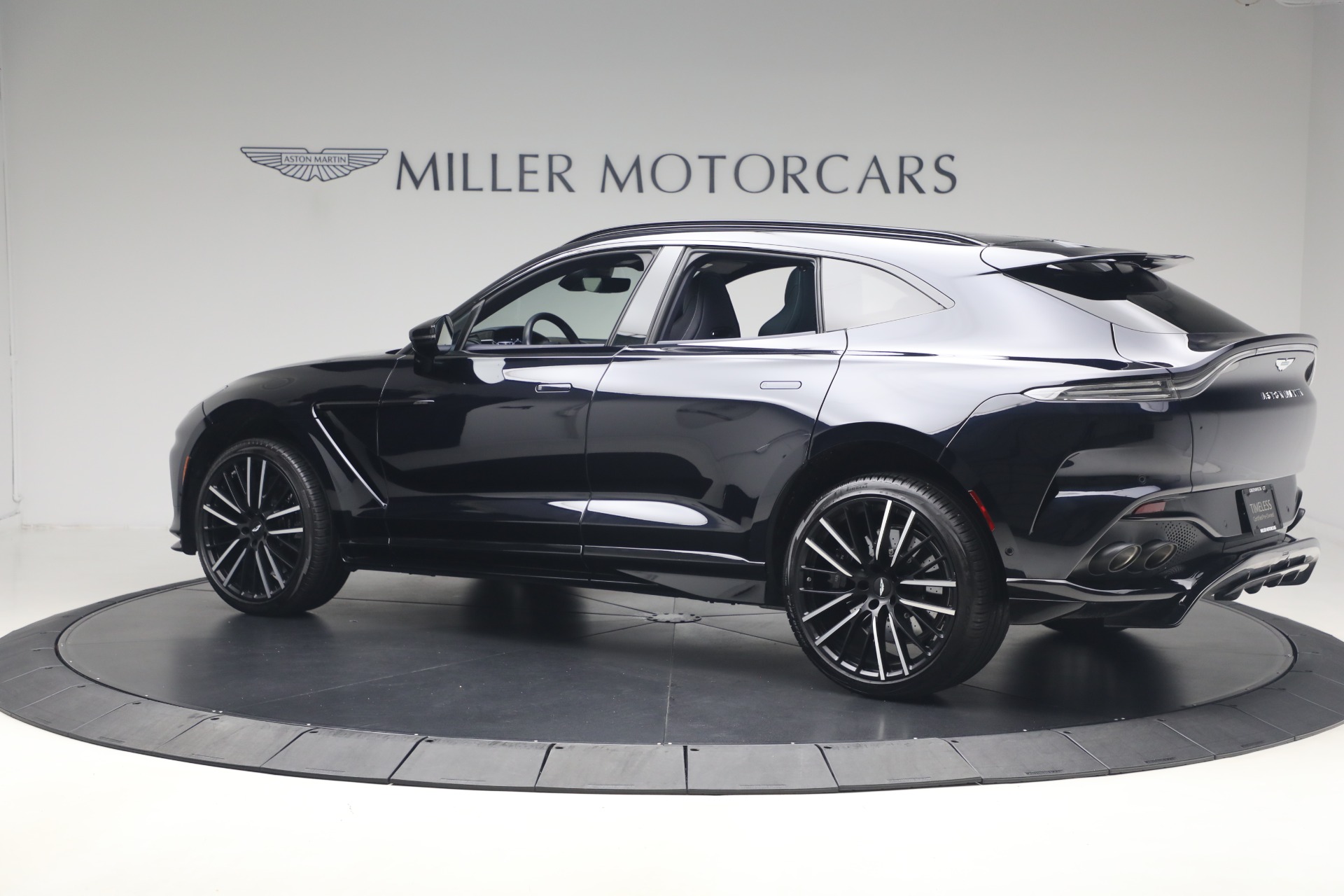 Used-2025-Aston-Martin-DBX-707