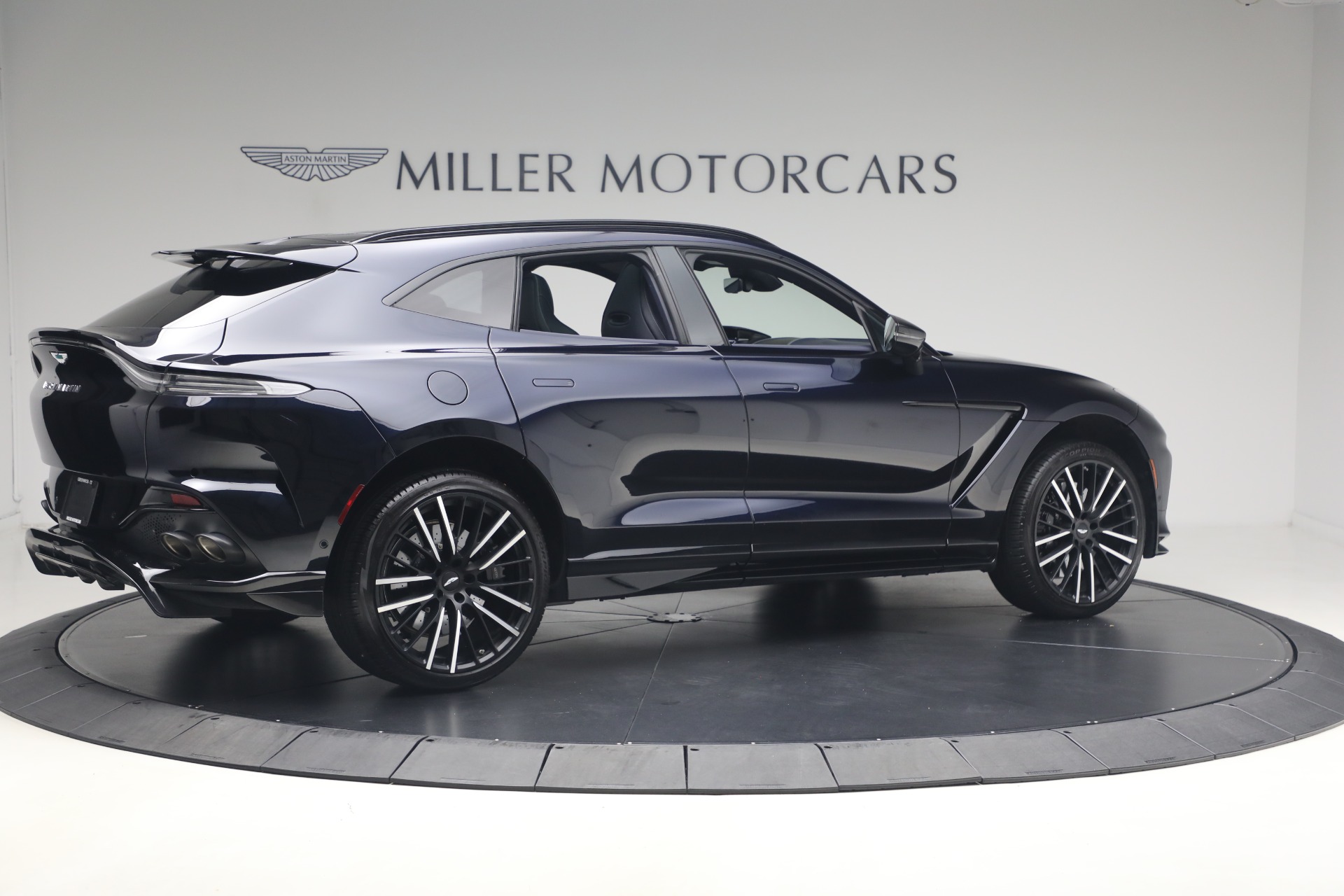 Used-2025-Aston-Martin-DBX-707