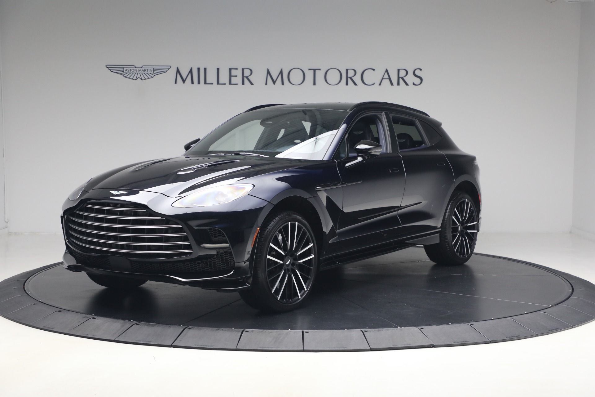 Used-2025-Aston-Martin-DBX-707