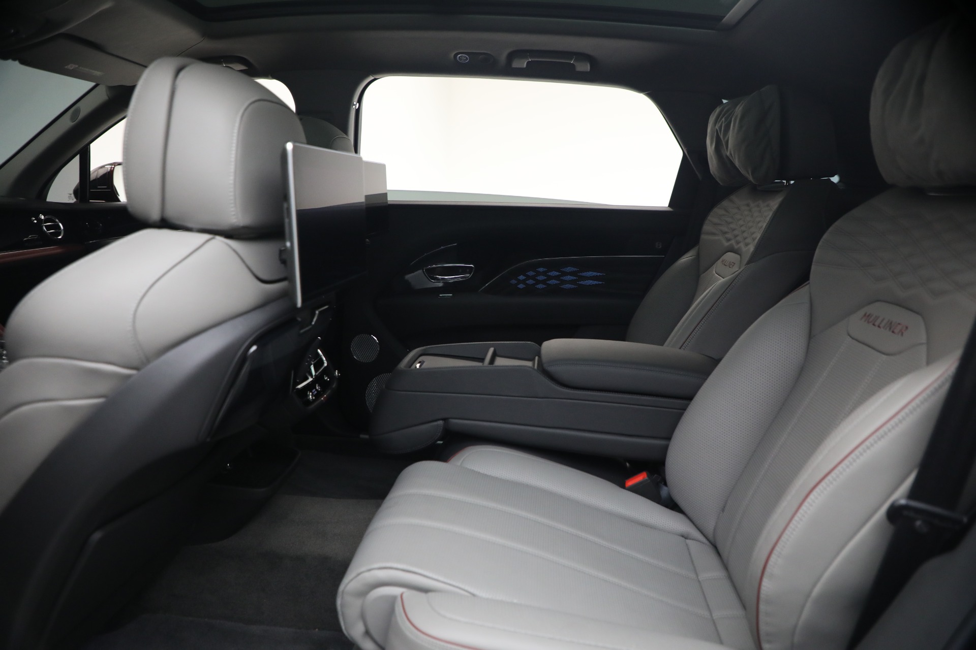 Used-2024-Bentley-Bentayga-EWB-Mulliner-V8