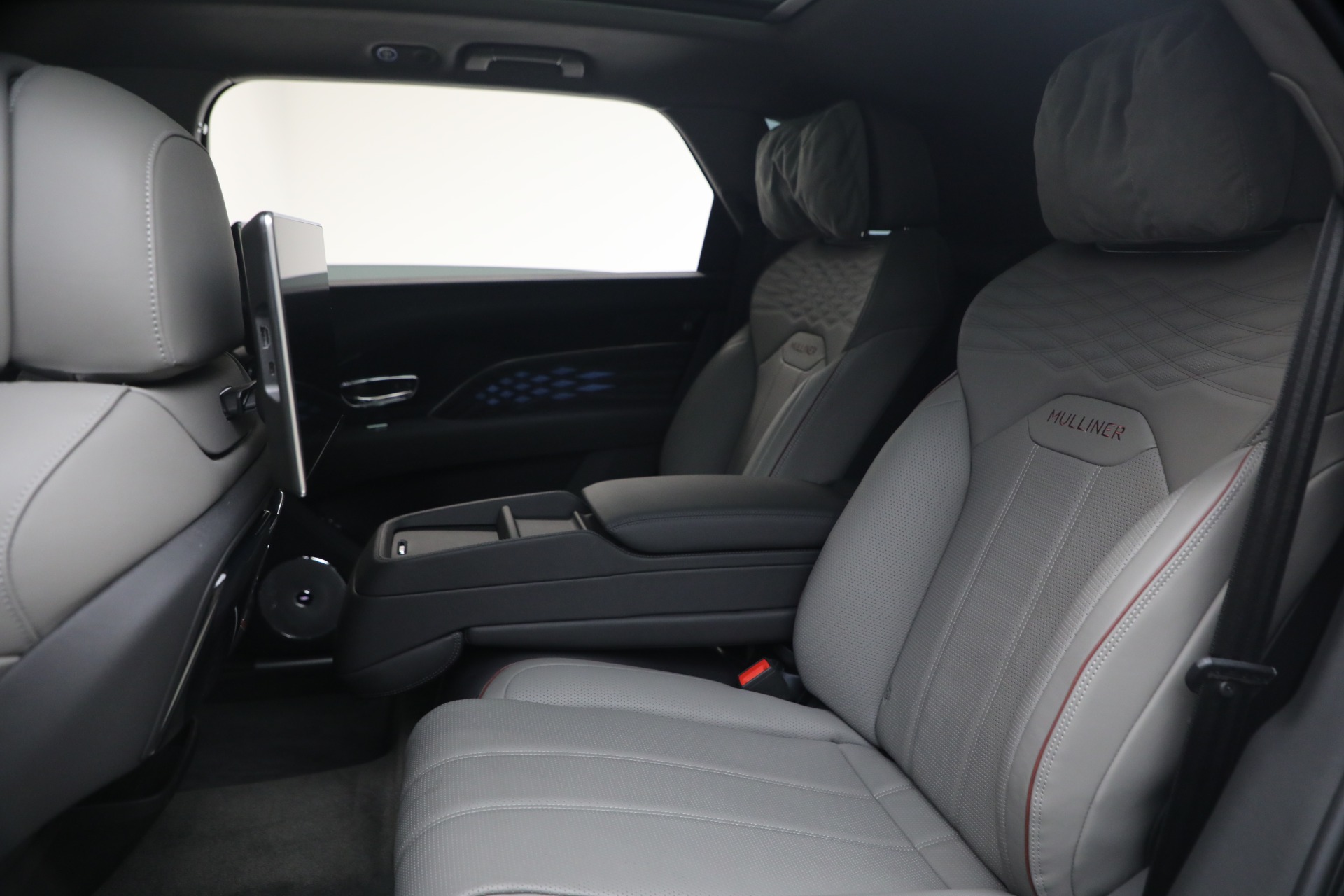 Used-2024-Bentley-Bentayga-EWB-Mulliner-V8