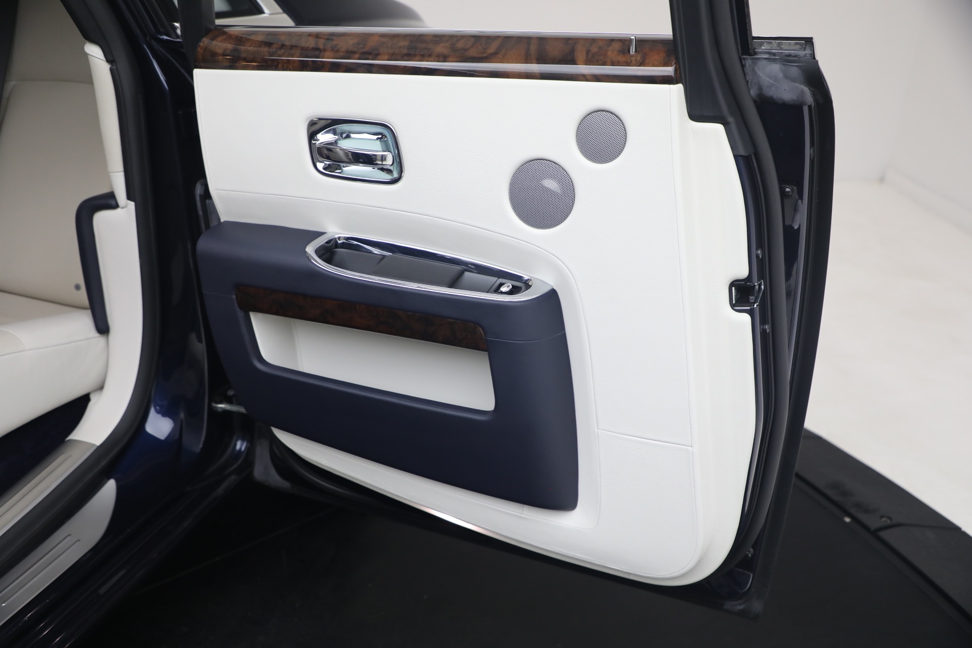 Used-2014-Rolls-Royce-Ghost
