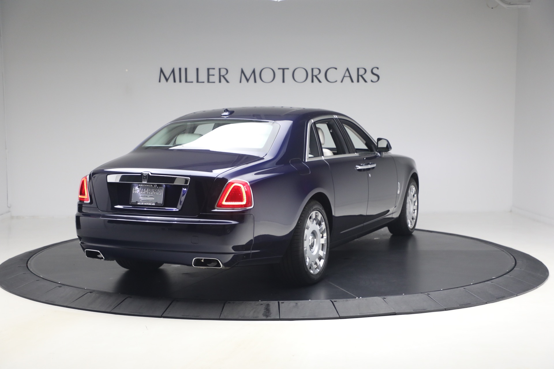 Used-2014-Rolls-Royce-Ghost