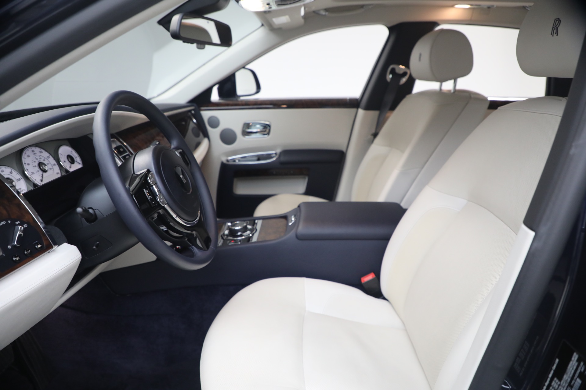 Used-2014-Rolls-Royce-Ghost