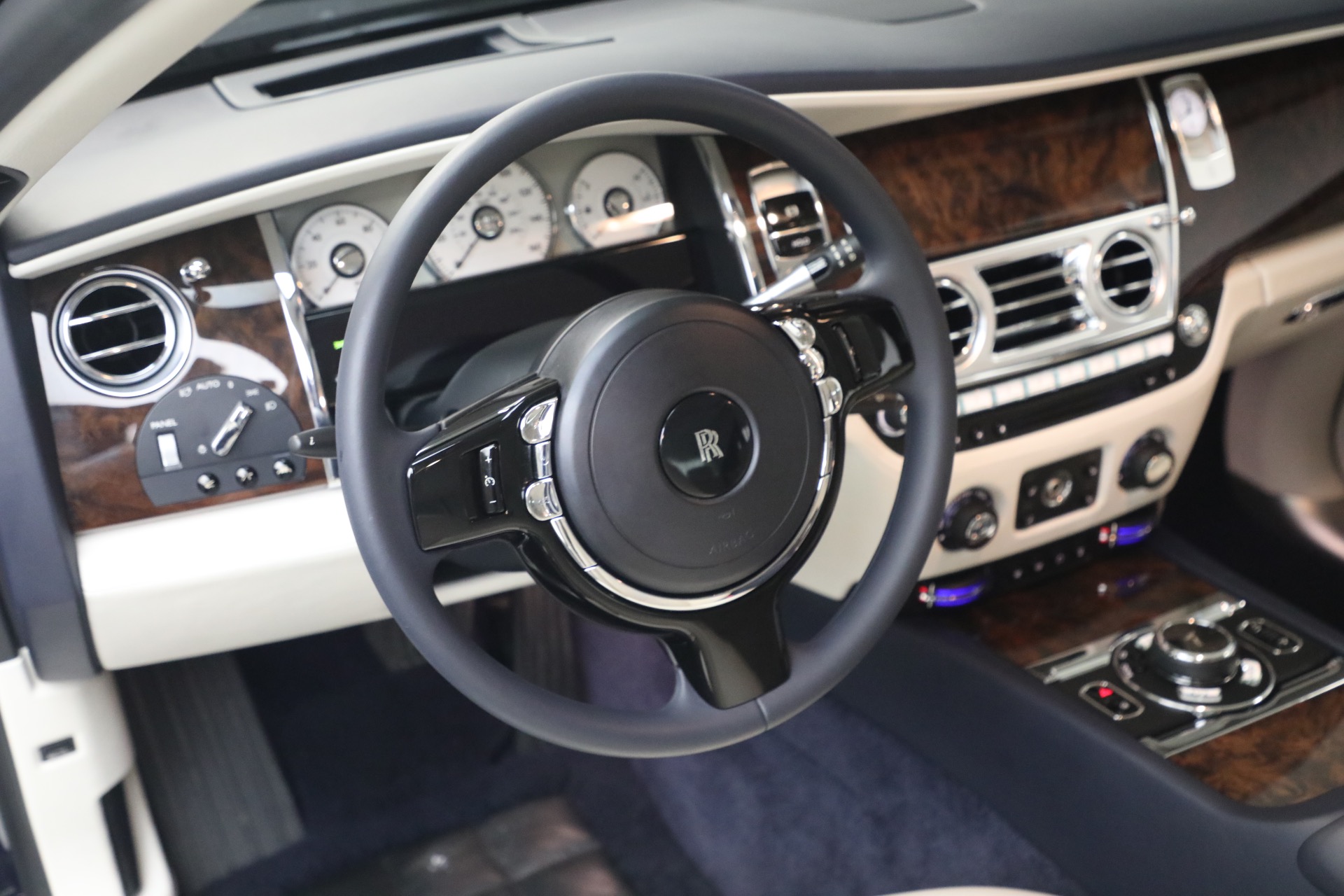 Used-2014-Rolls-Royce-Ghost