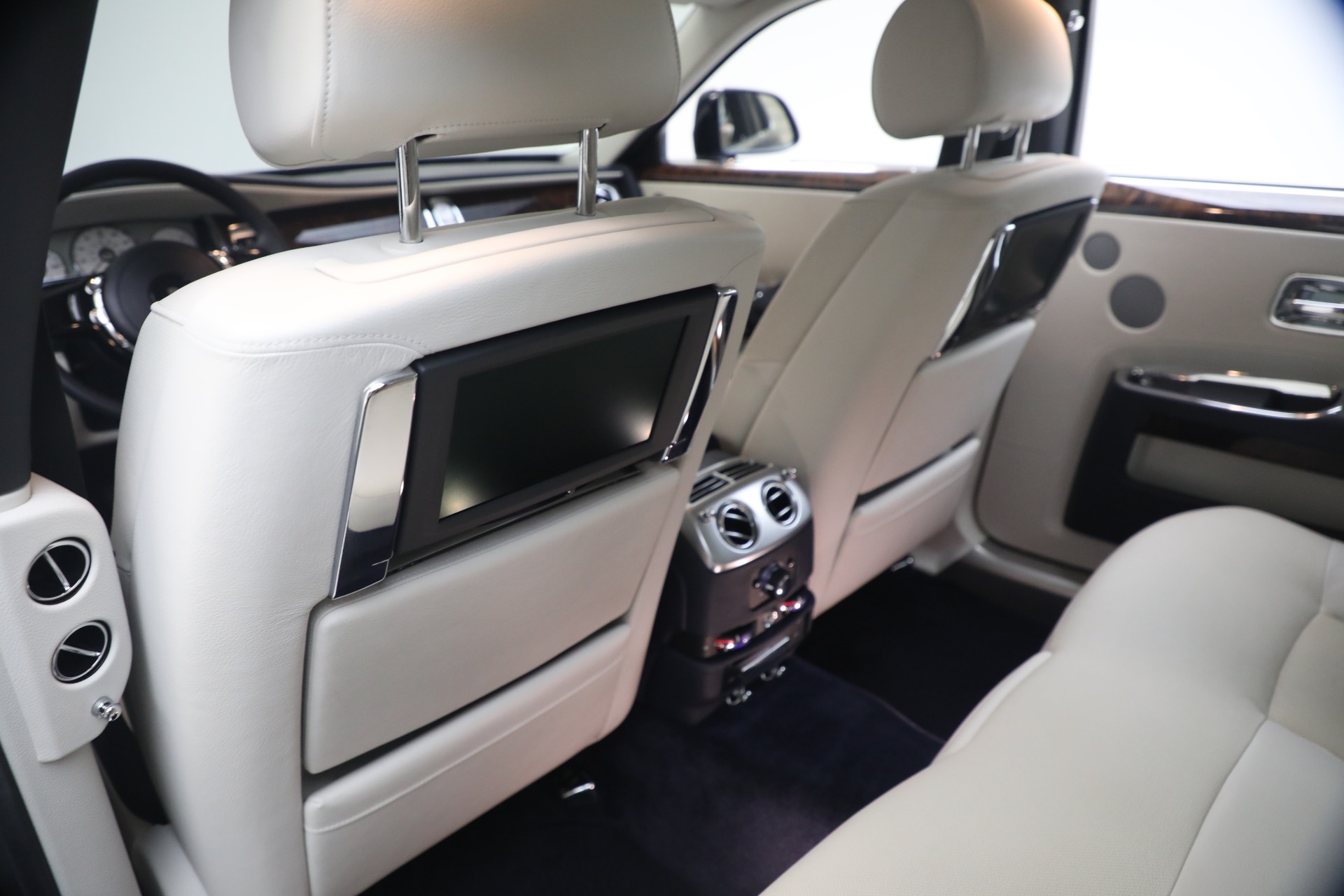 Used-2014-Rolls-Royce-Ghost