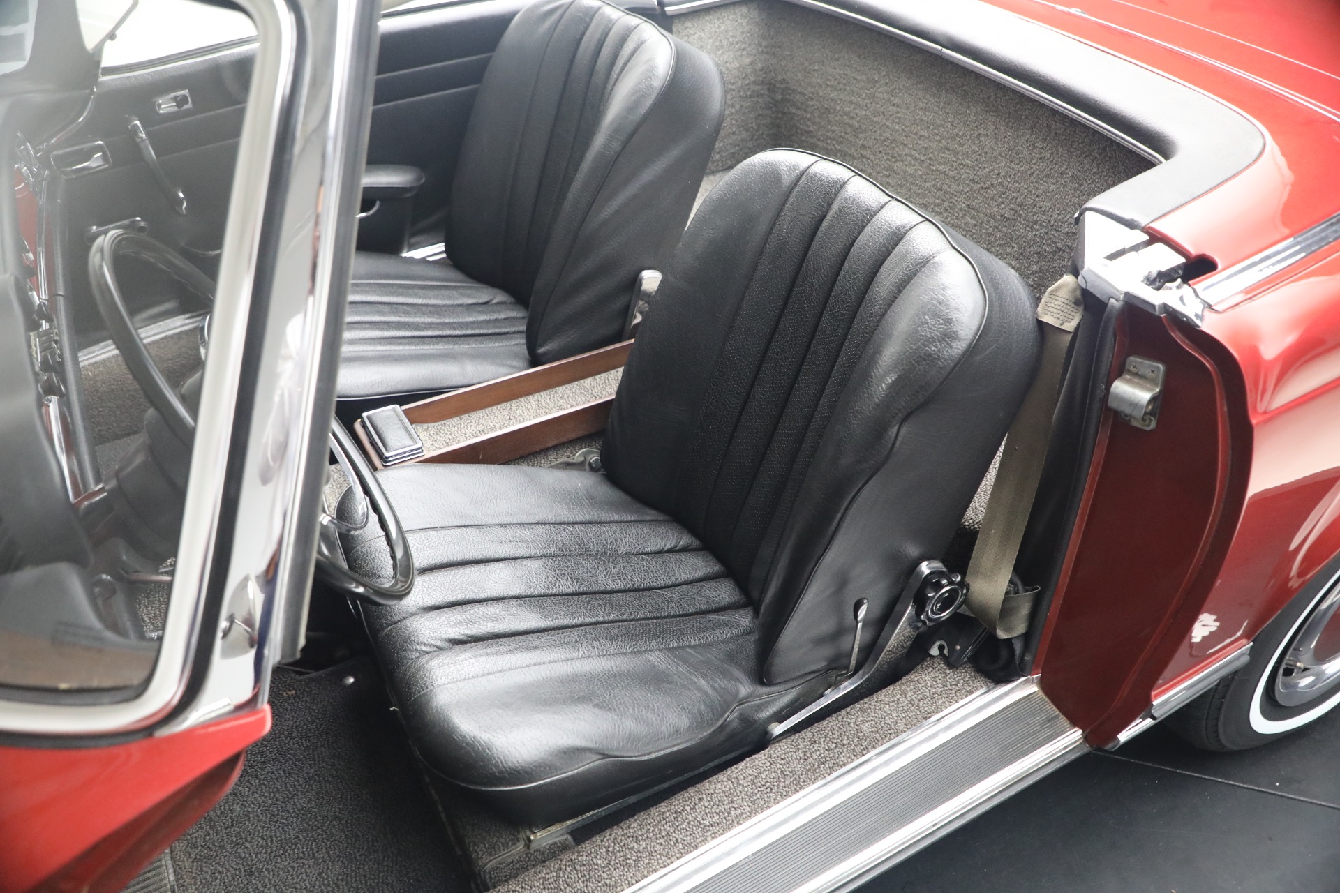Used-1968-Mercedes-Benz-280SL