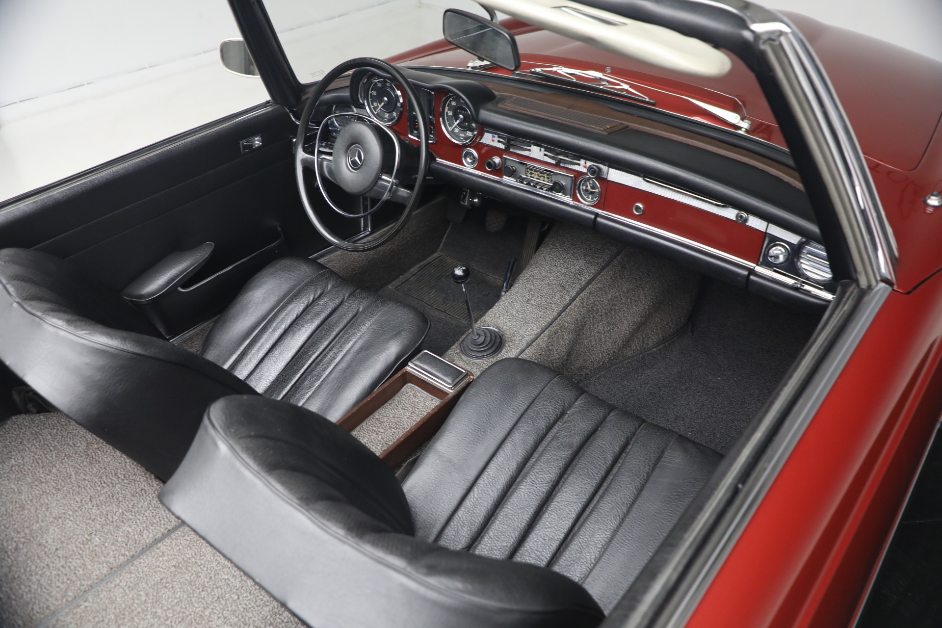 Used-1968-Mercedes-Benz-280SL