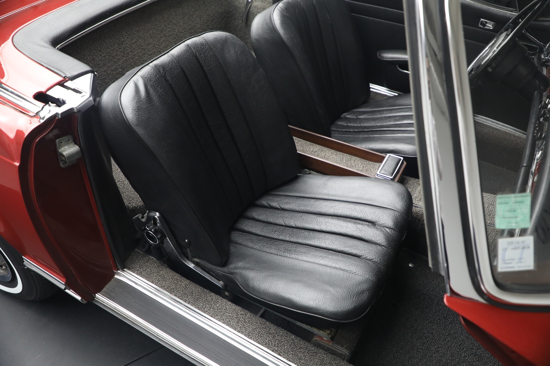 Used-1968-Mercedes-Benz-280SL