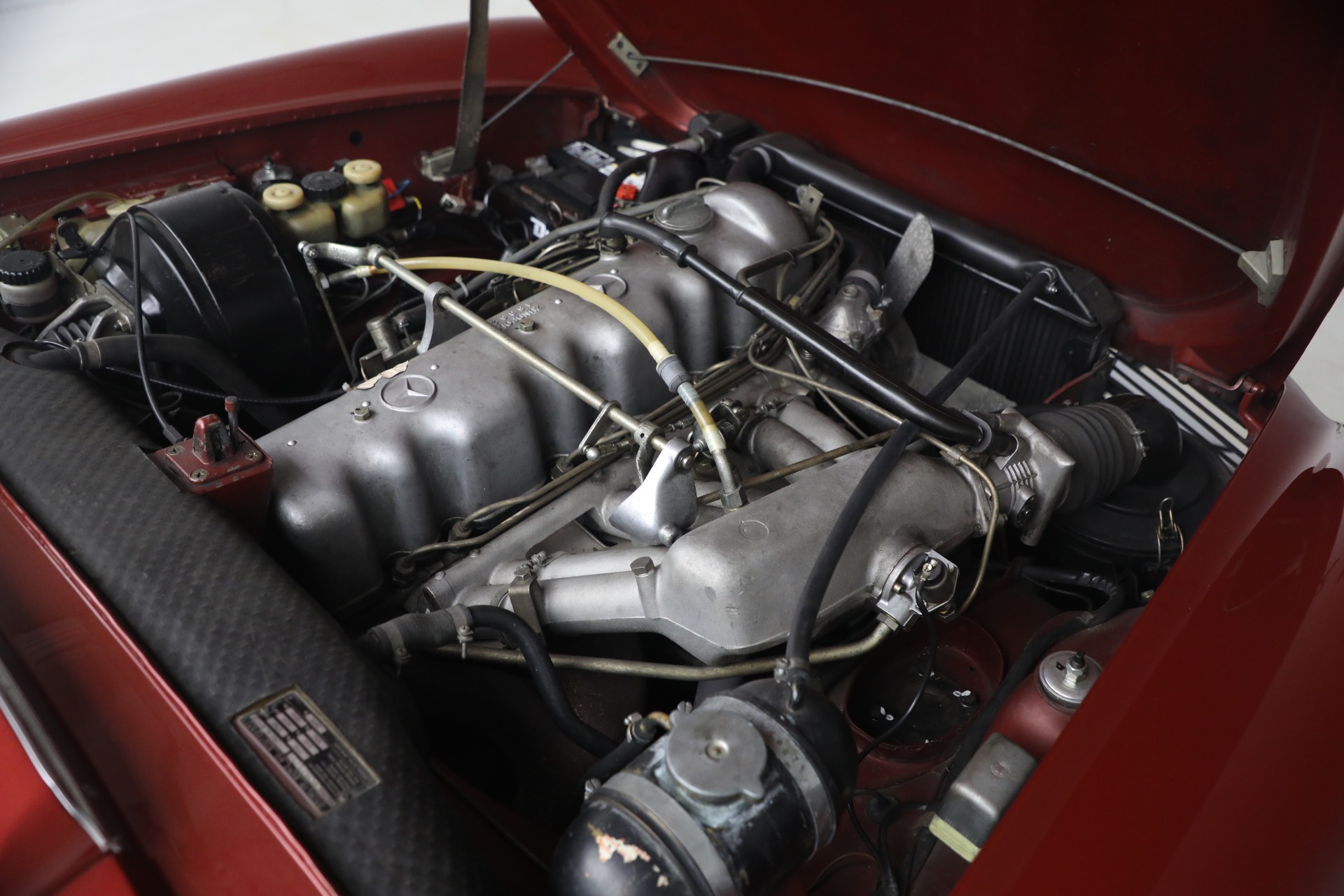 Used-1968-Mercedes-Benz-280SL