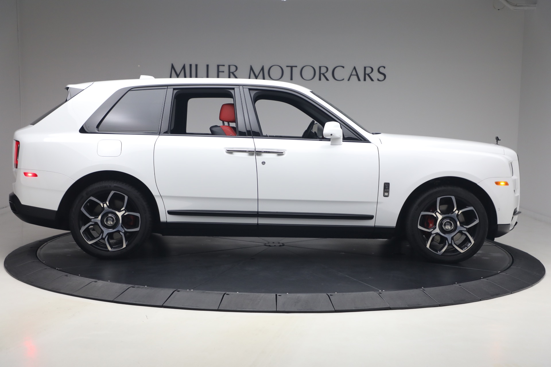Used-2021-Rolls-Royce-Black-Badge-Cullinan