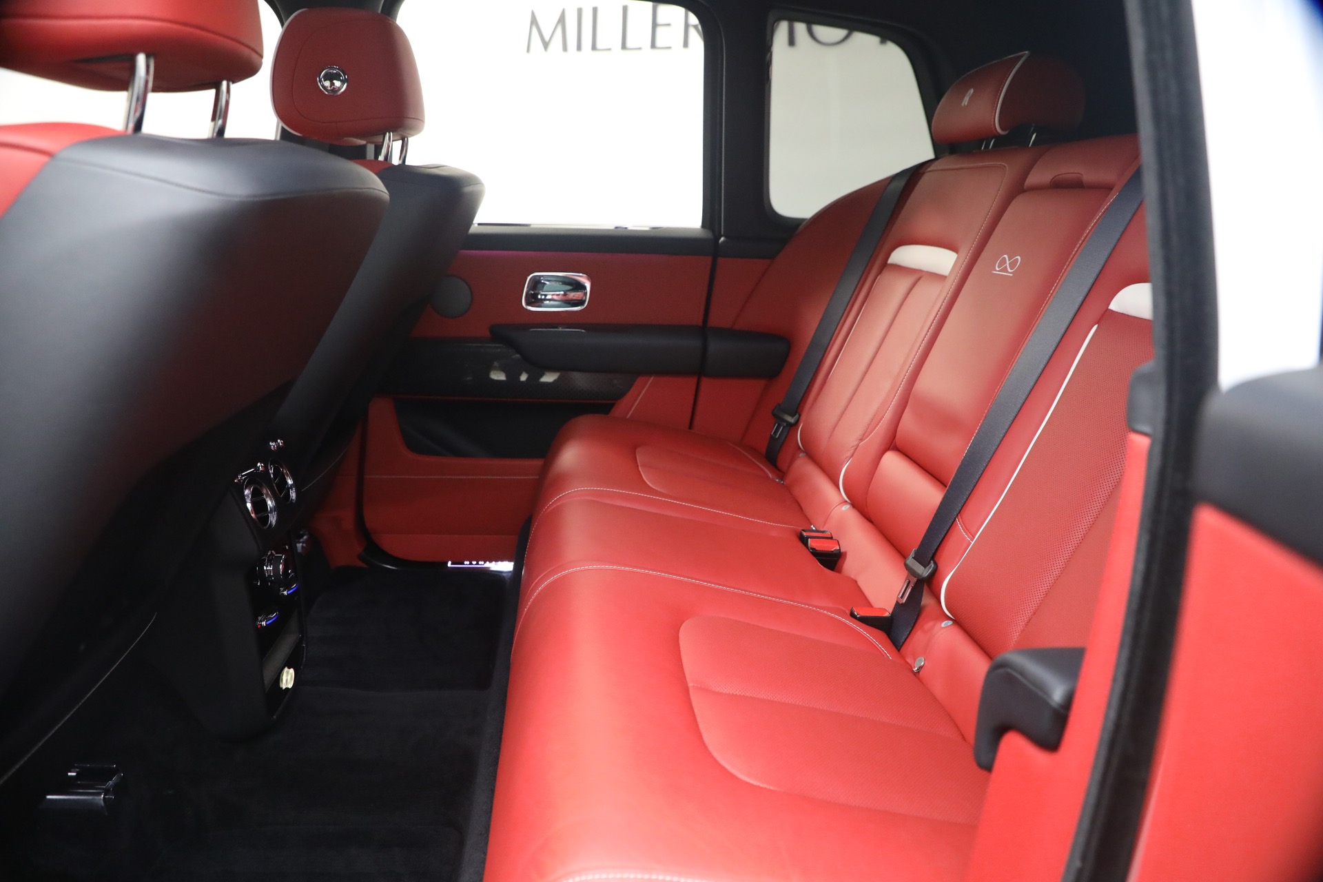 Used-2021-Rolls-Royce-Black-Badge-Cullinan