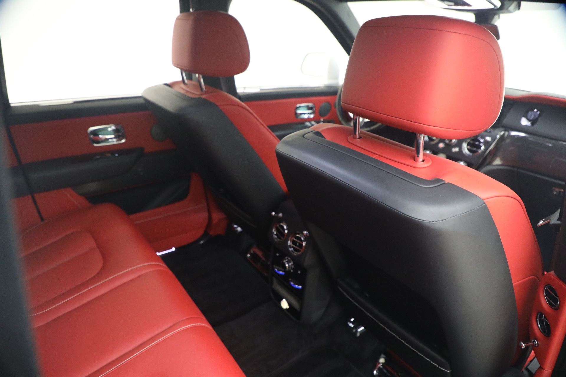 Used-2021-Rolls-Royce-Black-Badge-Cullinan