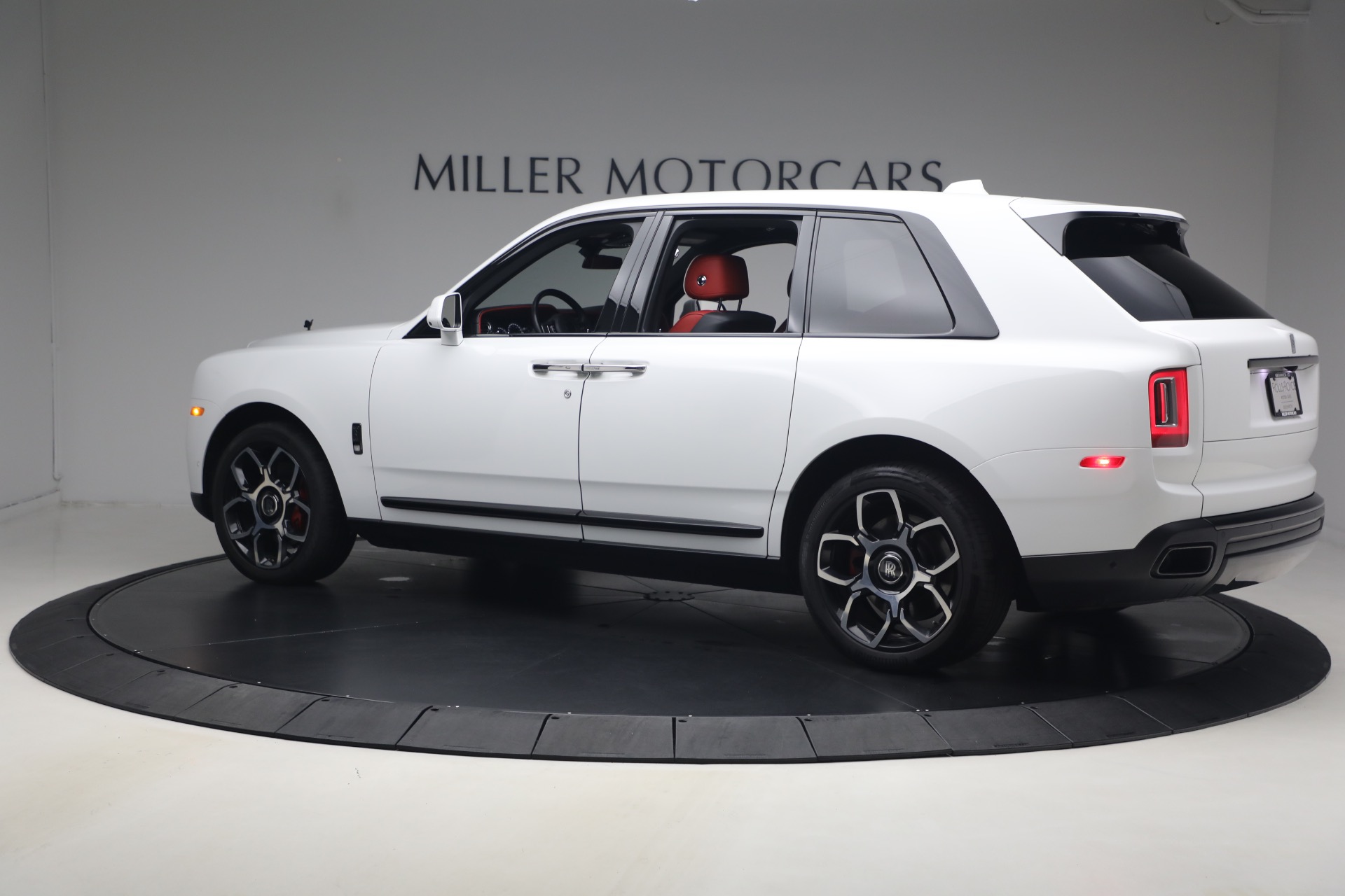 Used-2021-Rolls-Royce-Black-Badge-Cullinan