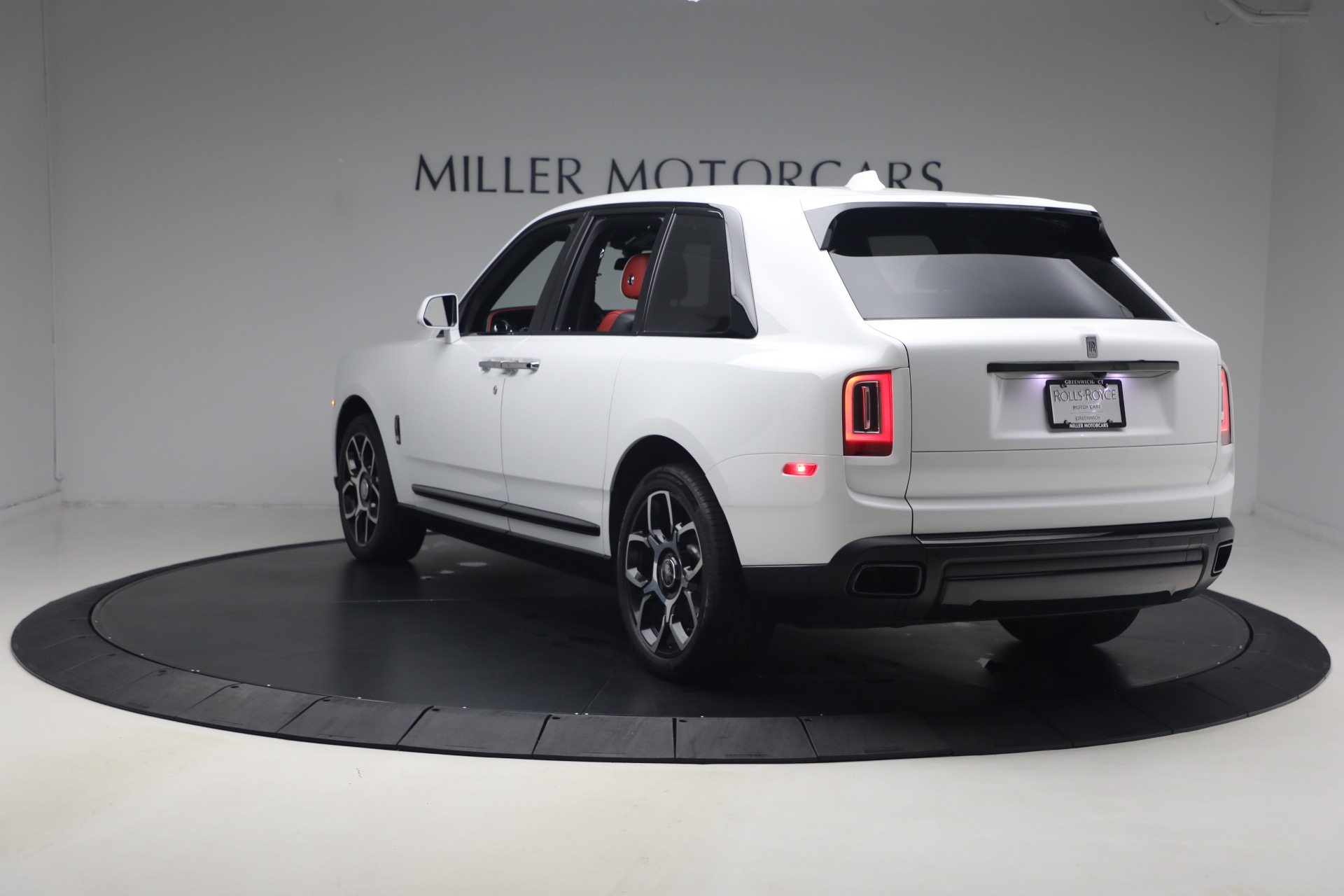 Used-2021-Rolls-Royce-Black-Badge-Cullinan