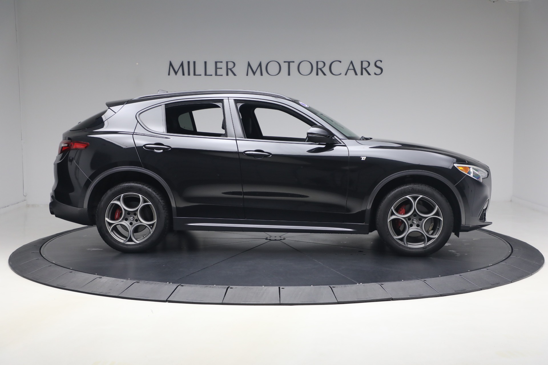 Used-2022-Alfa-Romeo-Stelvio-TI