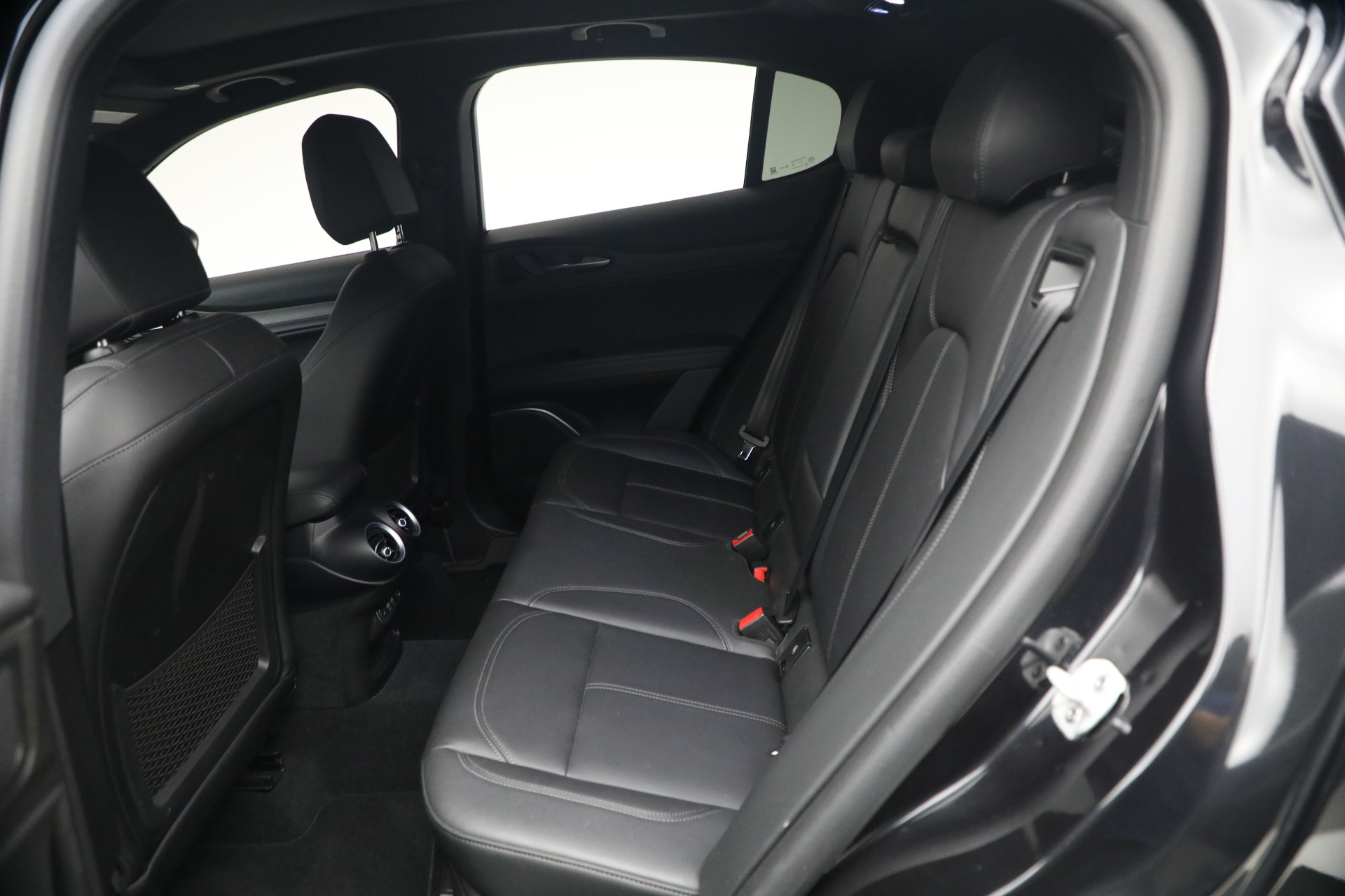 Used-2022-Alfa-Romeo-Stelvio-TI