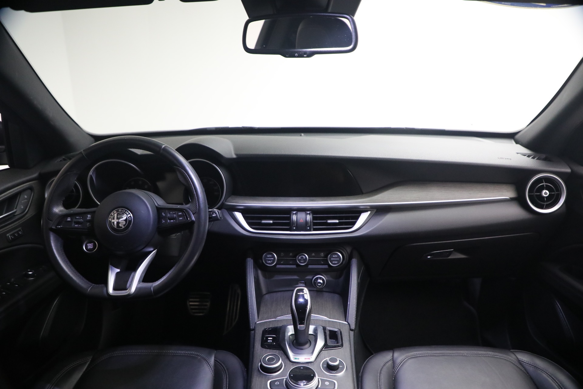 Used-2022-Alfa-Romeo-Stelvio-TI
