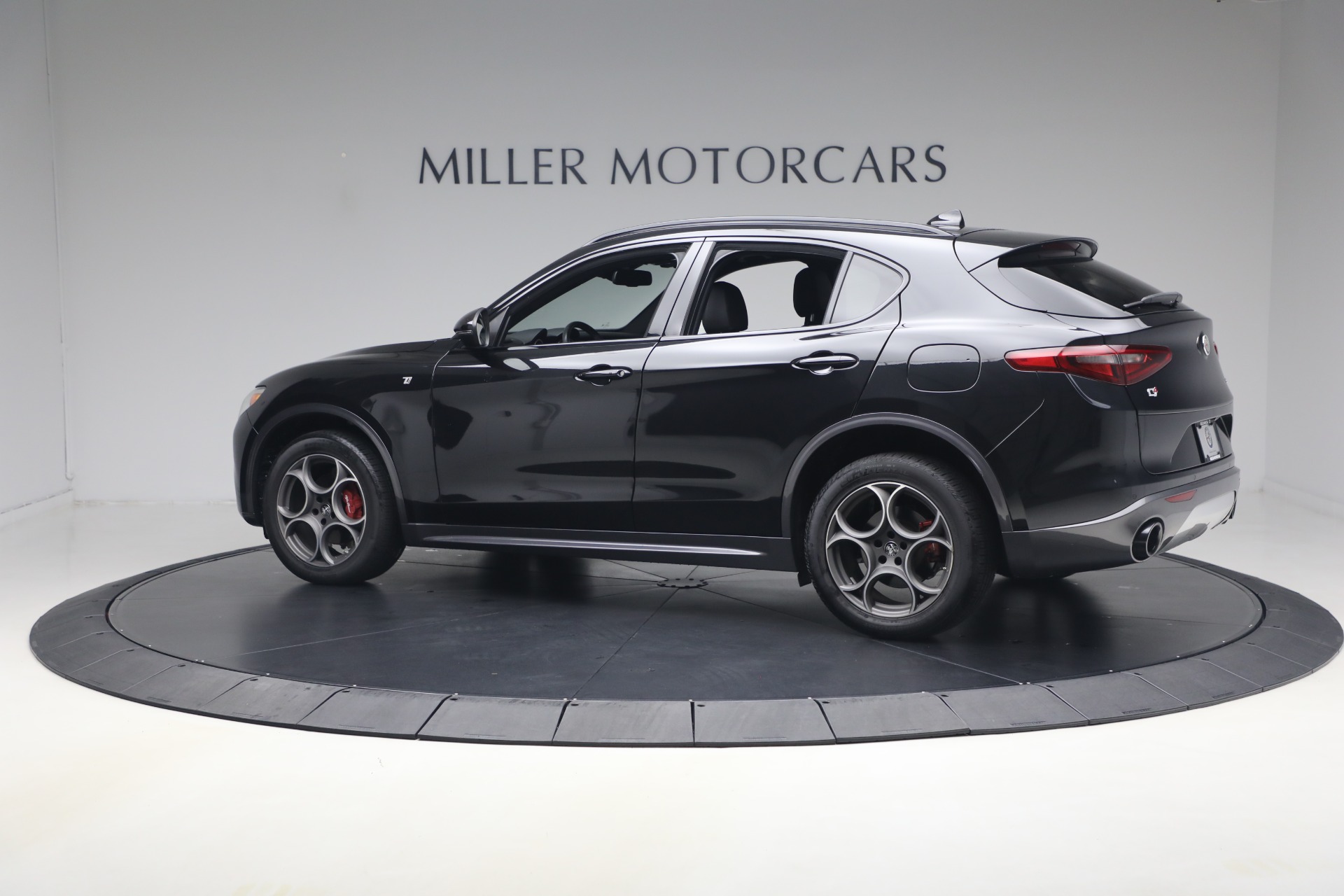 Used-2022-Alfa-Romeo-Stelvio-TI